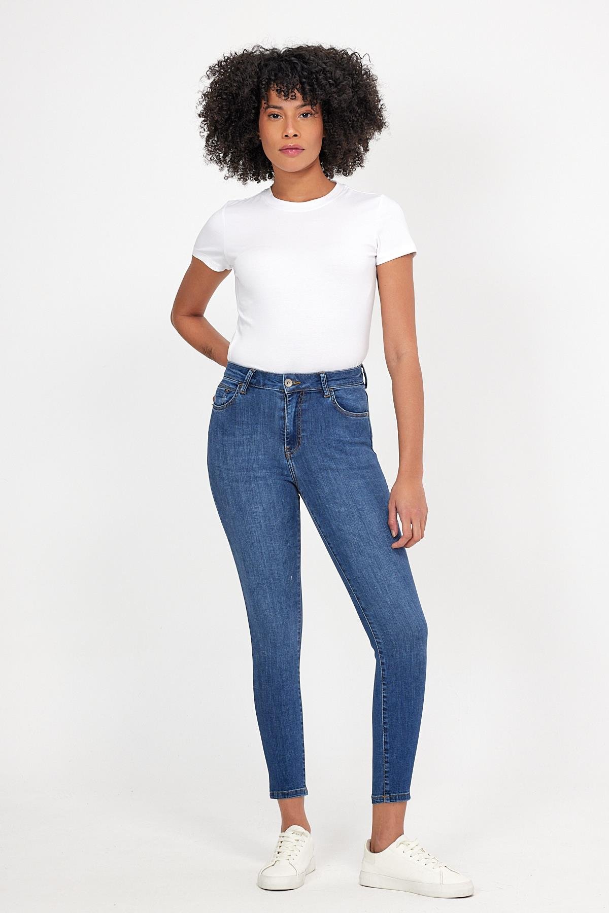 Dark blue top boyfriend jeans