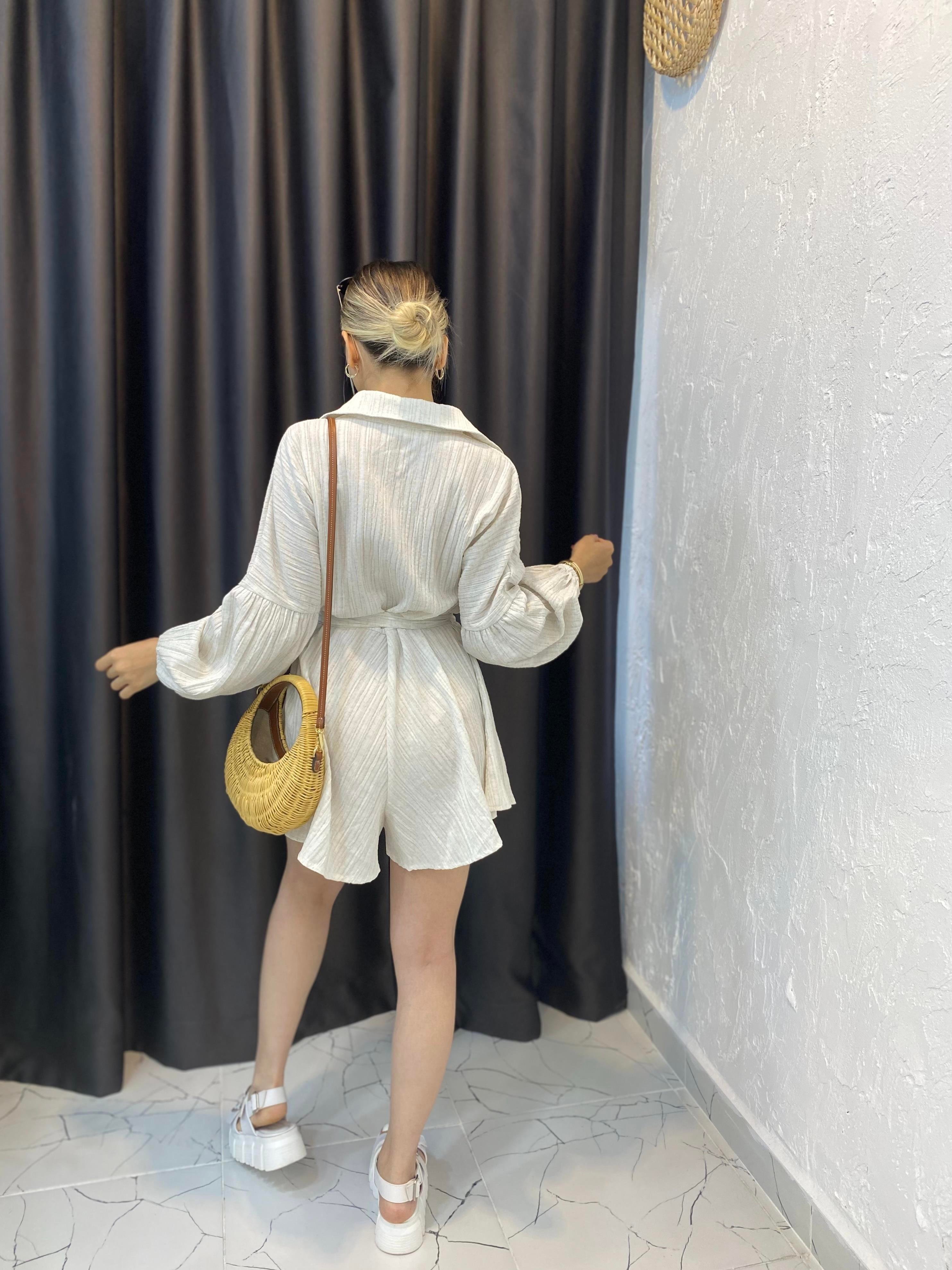 Bej Kuşaklı Model Şortlu Tulum