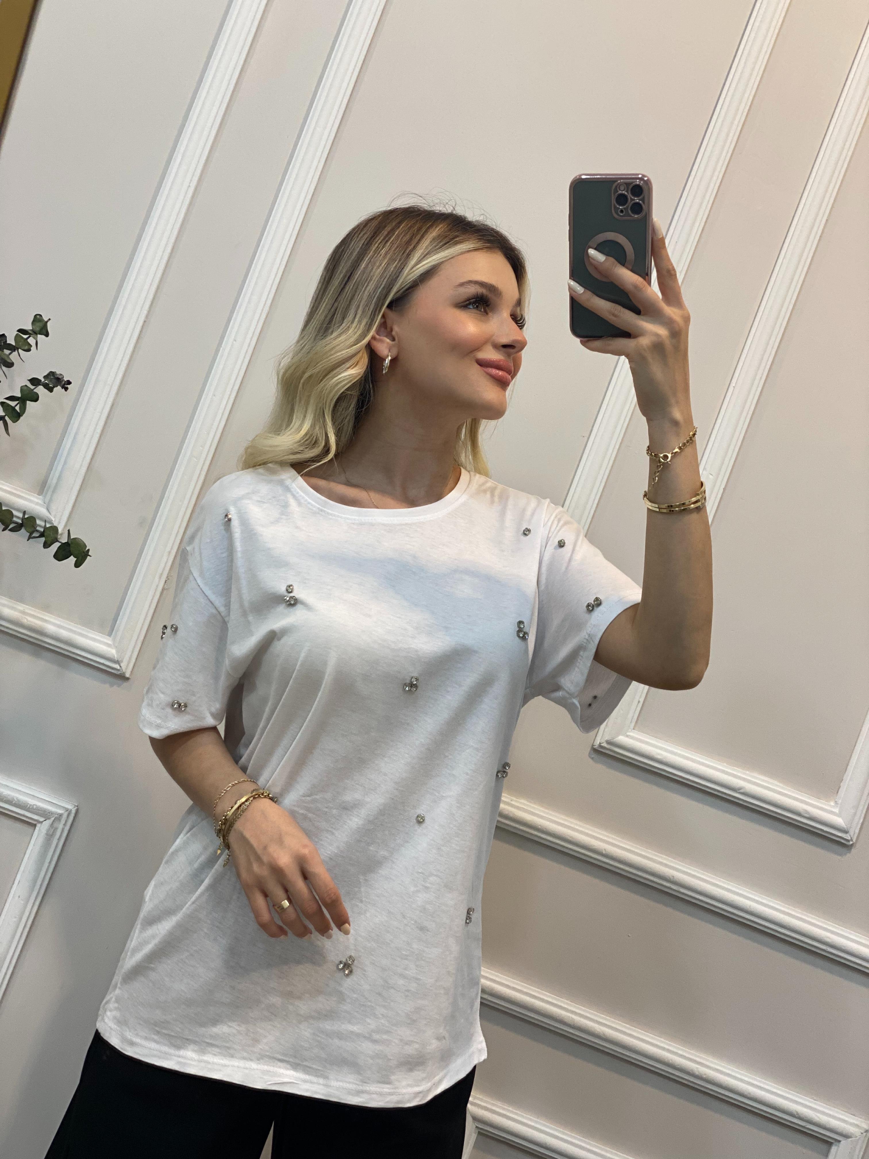Beyaz Taş Detaylı Tshirt 