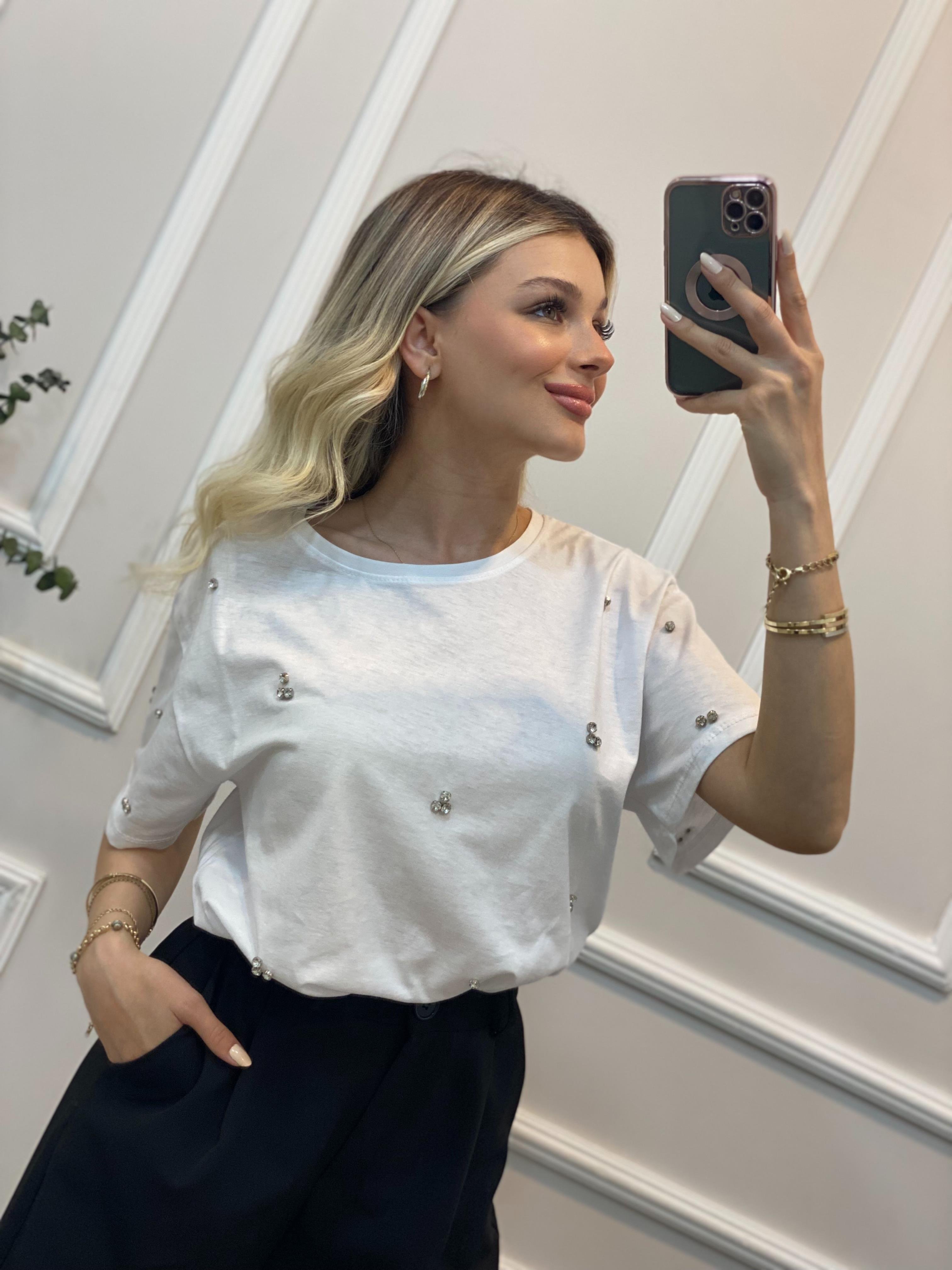 Beyaz Taş Detaylı Tshirt 