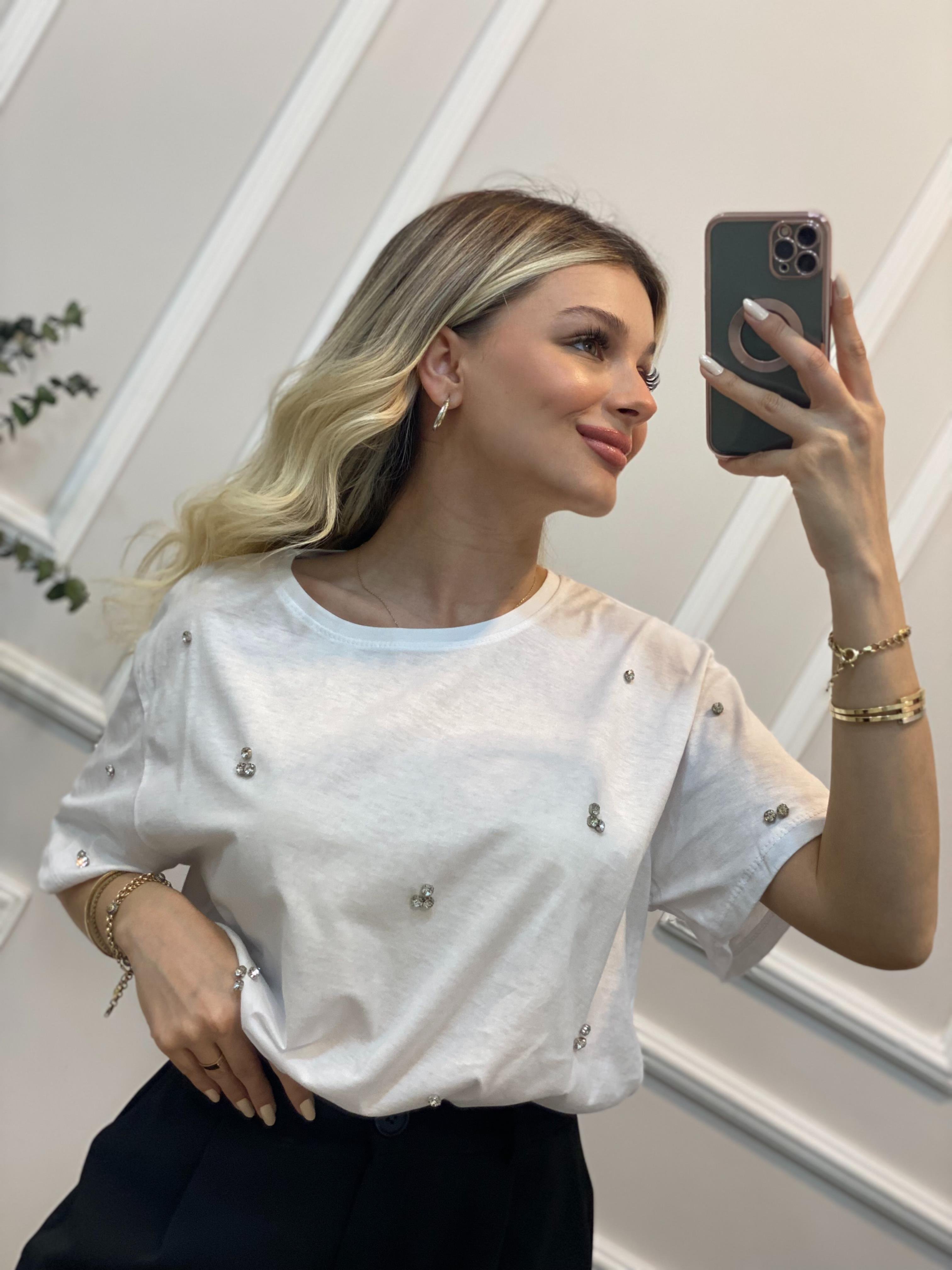 Beyaz Taş Detaylı Tshirt 
