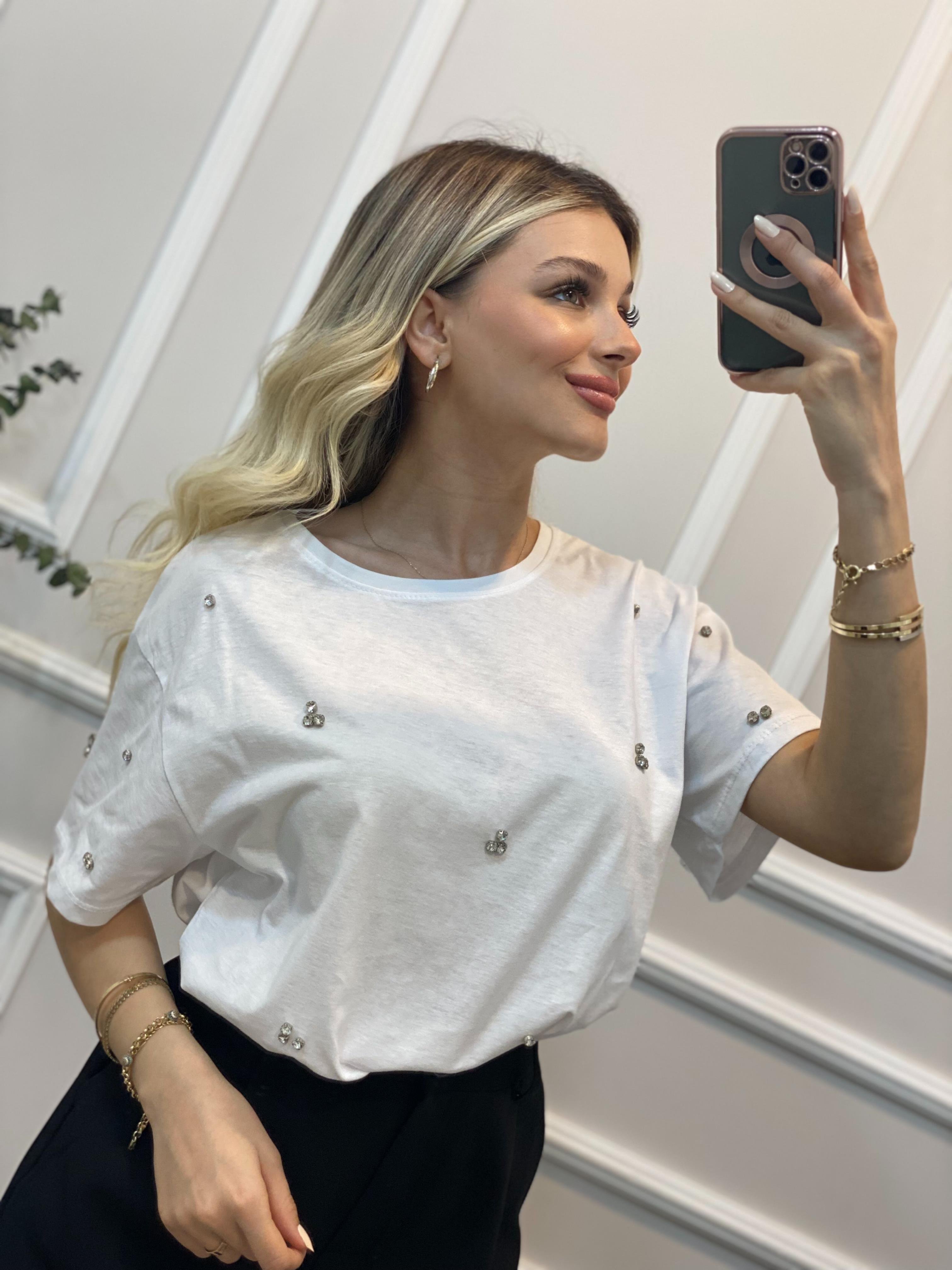 Beyaz Taş Detaylı Tshirt 