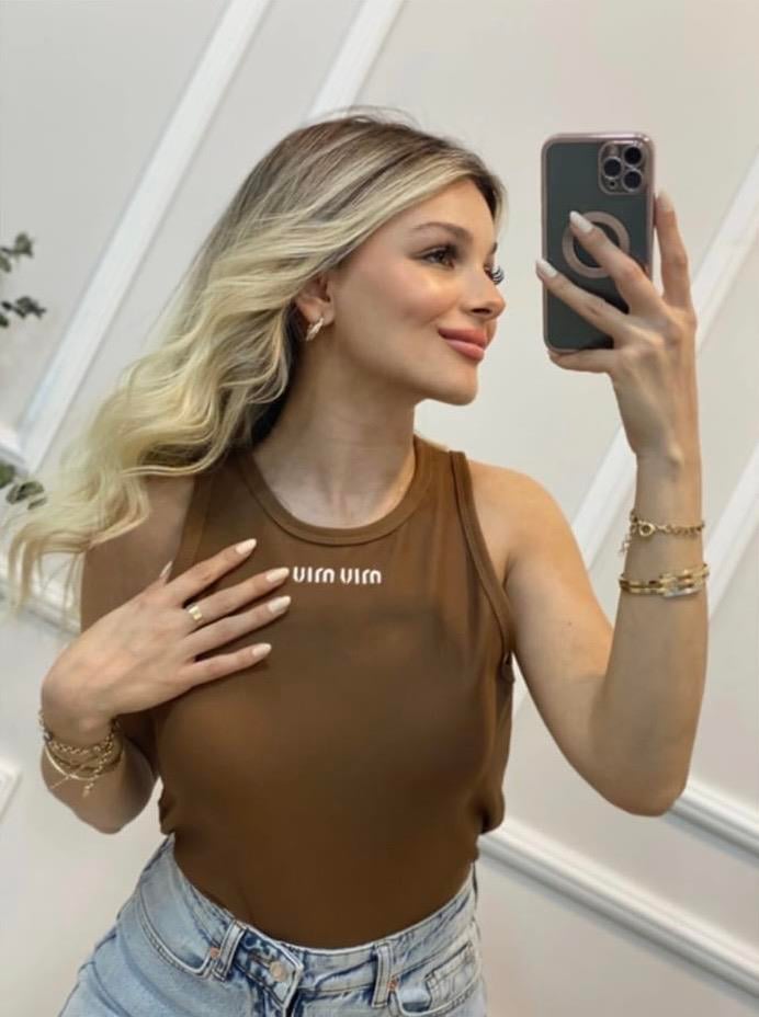 Kahve Logolu Askılı Bluz