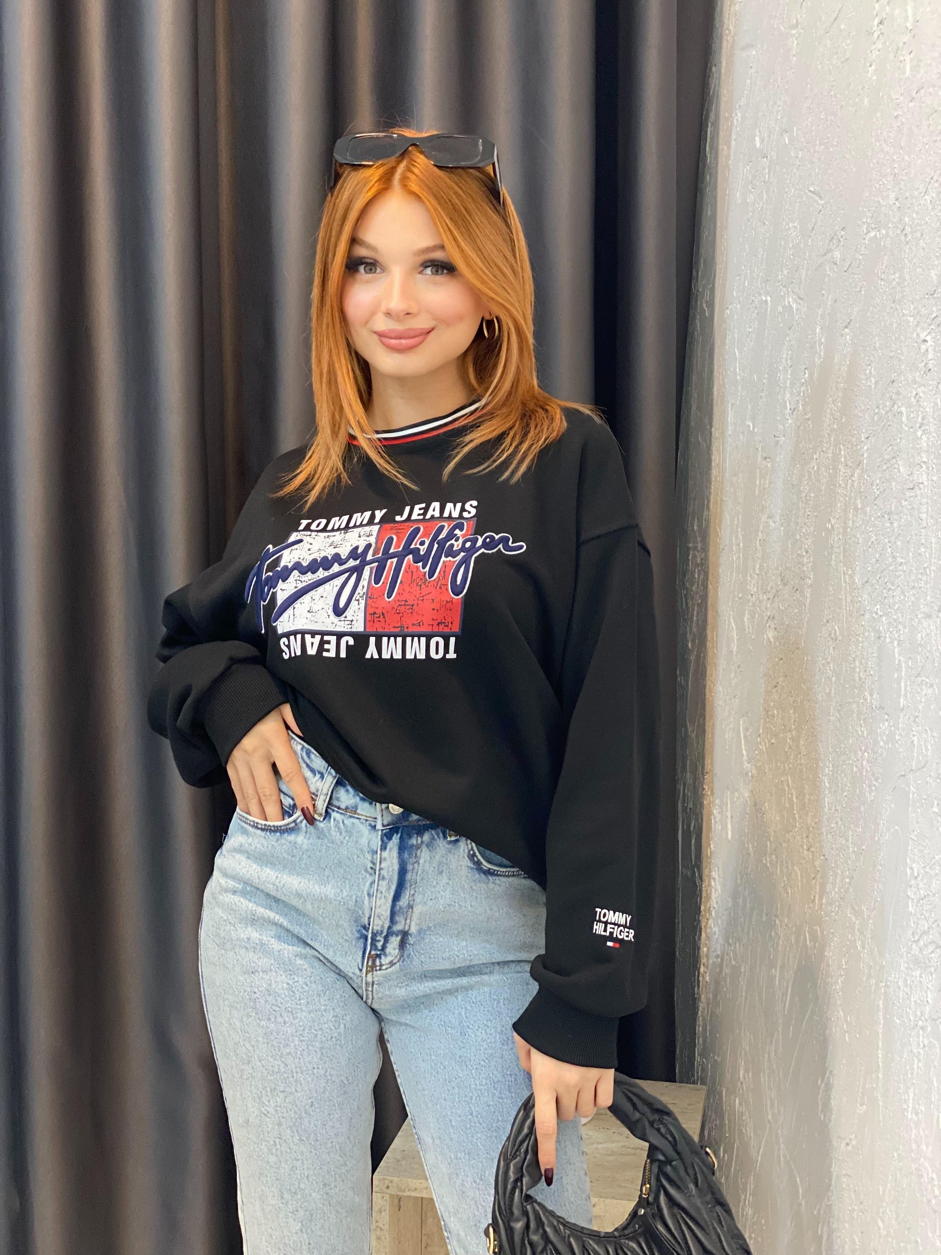 Siyah Marka Amblemli 3 İplik Şardonsuz Sweatshirt 