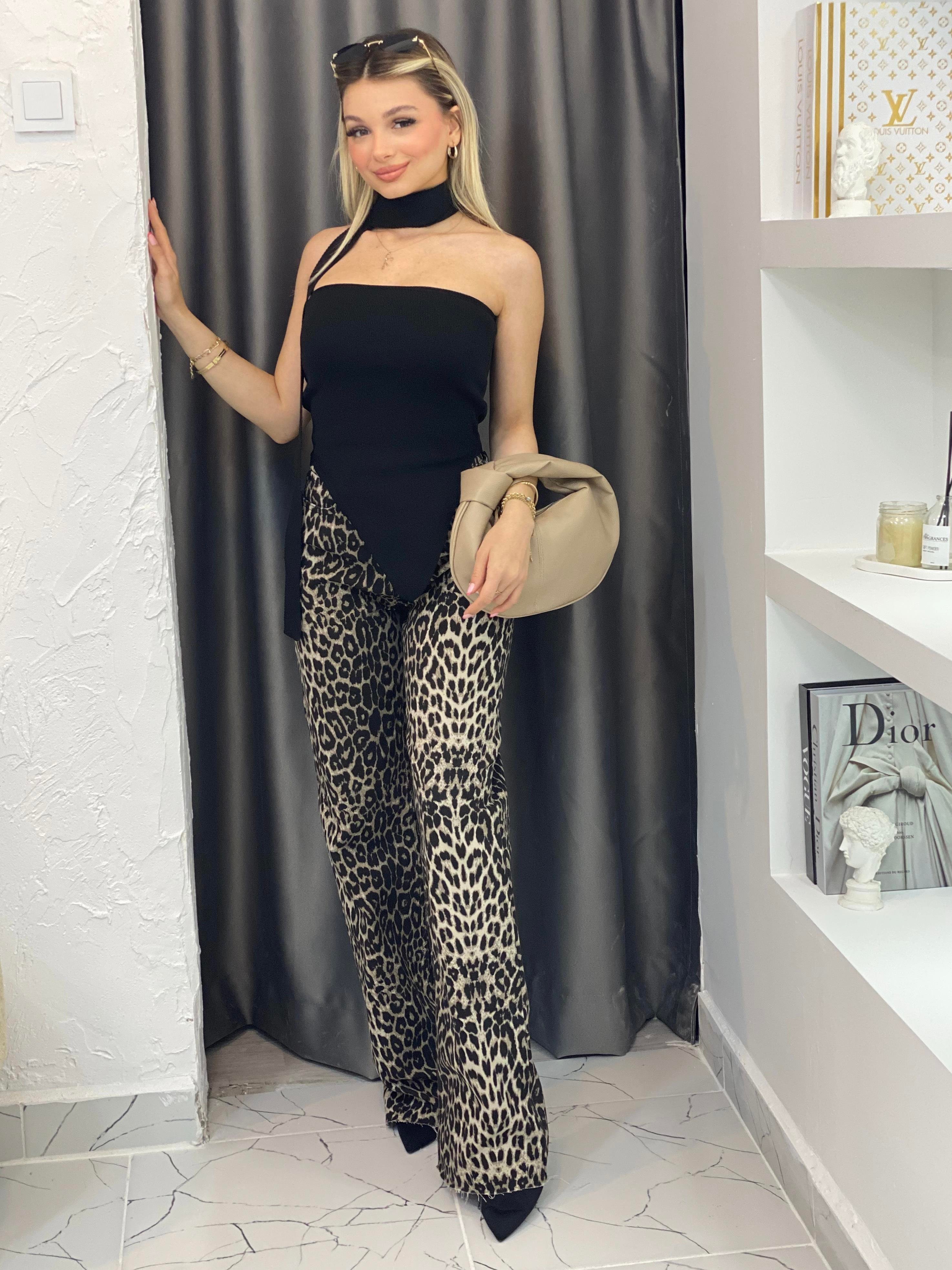 Siyah Straplez Boyun Fularlı Triko Bluz