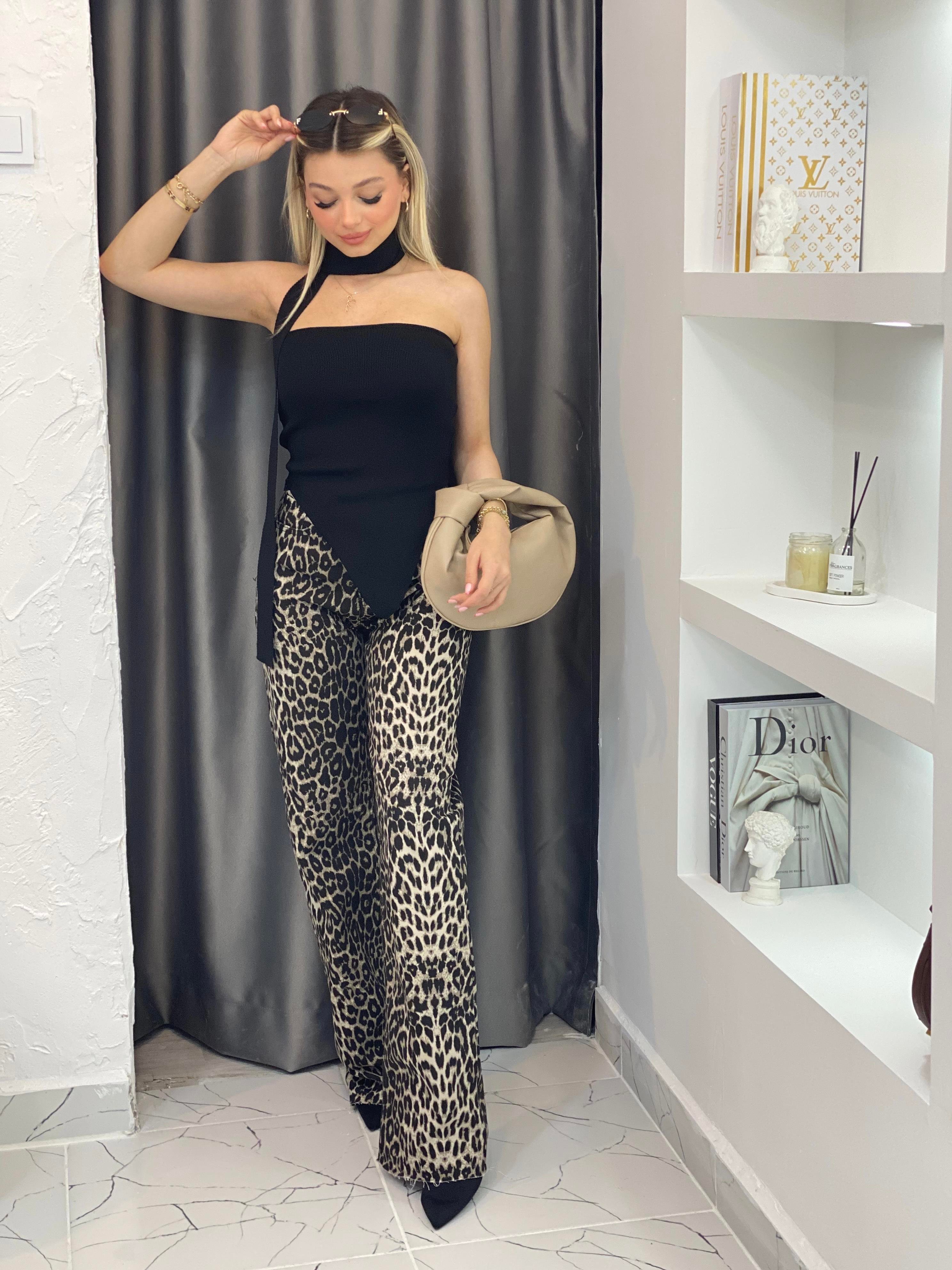 Siyah Straplez Boyun Fularlı Triko Bluz