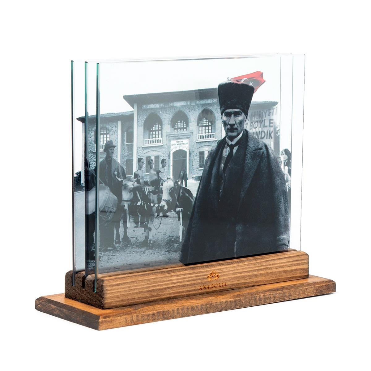 Atatürk Siyah Beyaz Üçlü Cam 21,5x8x17cm