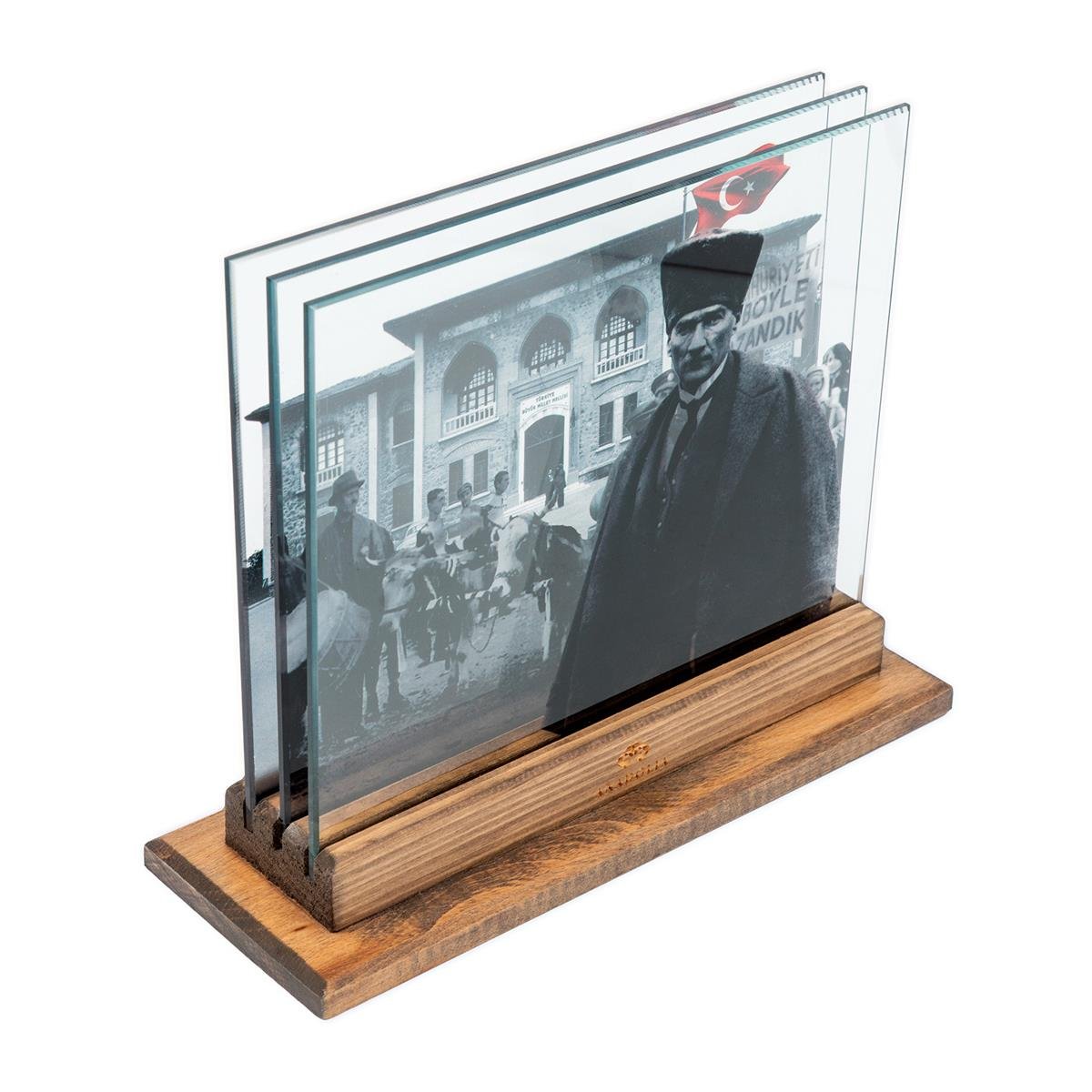 Atatürk Siyah Beyaz Üçlü Cam 21,5x8x17cm