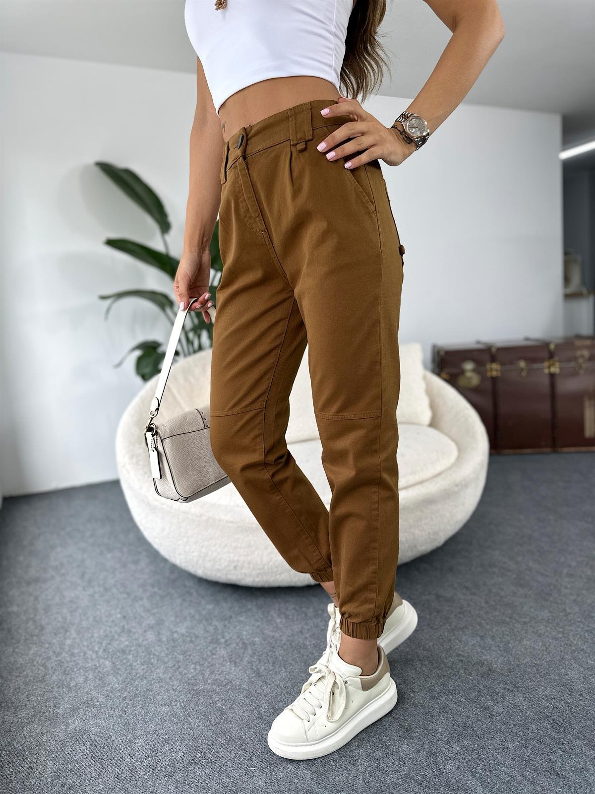 Kadın Diz Dikiş Detaylı Paça Lastikli Düğmeli Parça Boya Gabardin Kahverengi  Pantolon