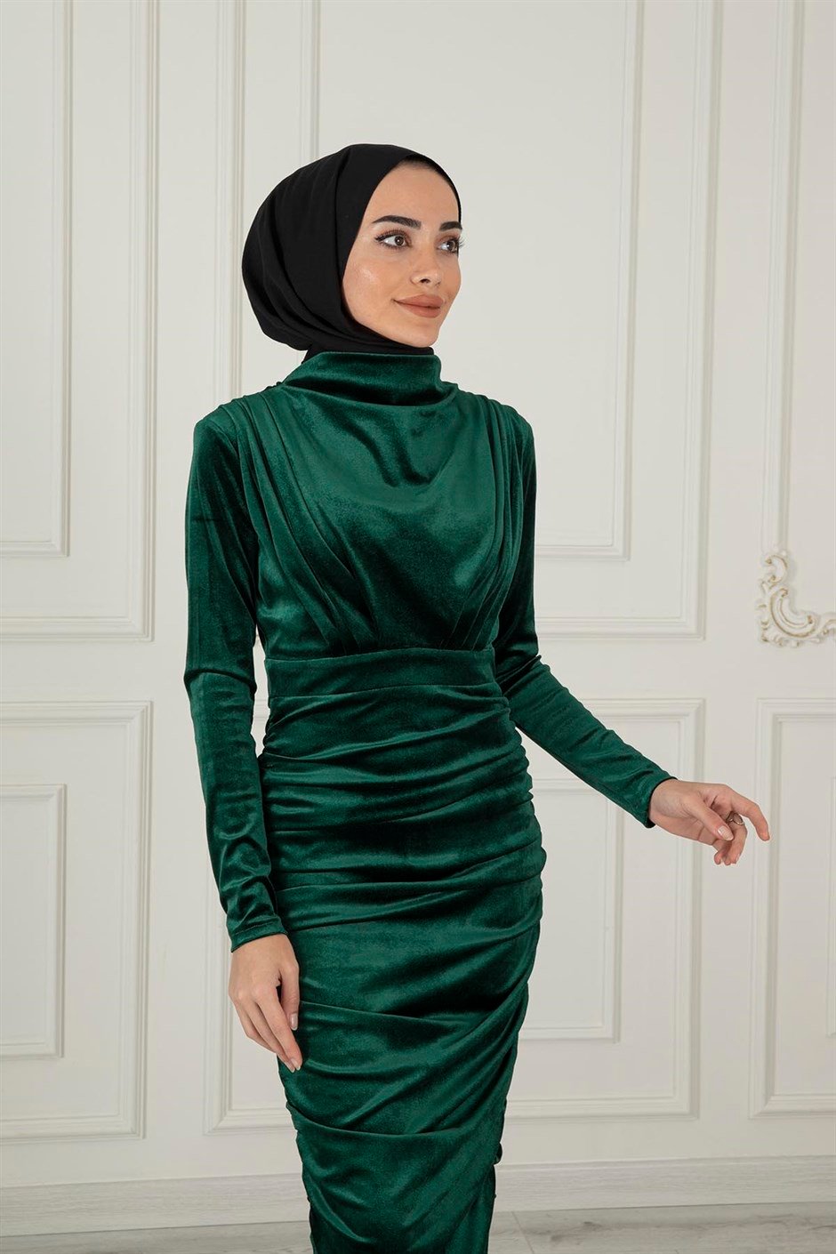 Büzgü Detaylı Kadife Elbise Zümrüt Yeşili - Moda Ala