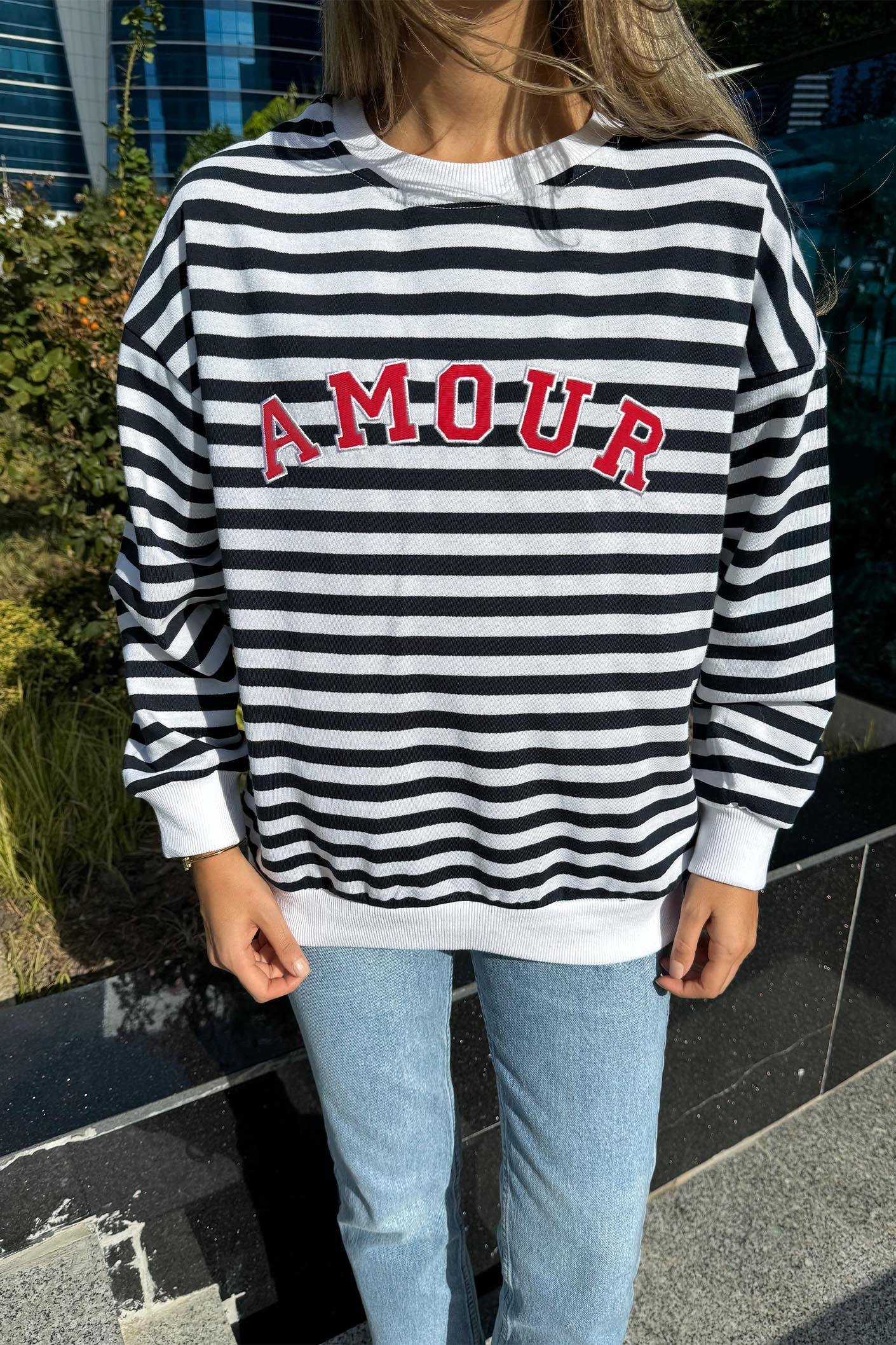 Sweatshirt amour deals