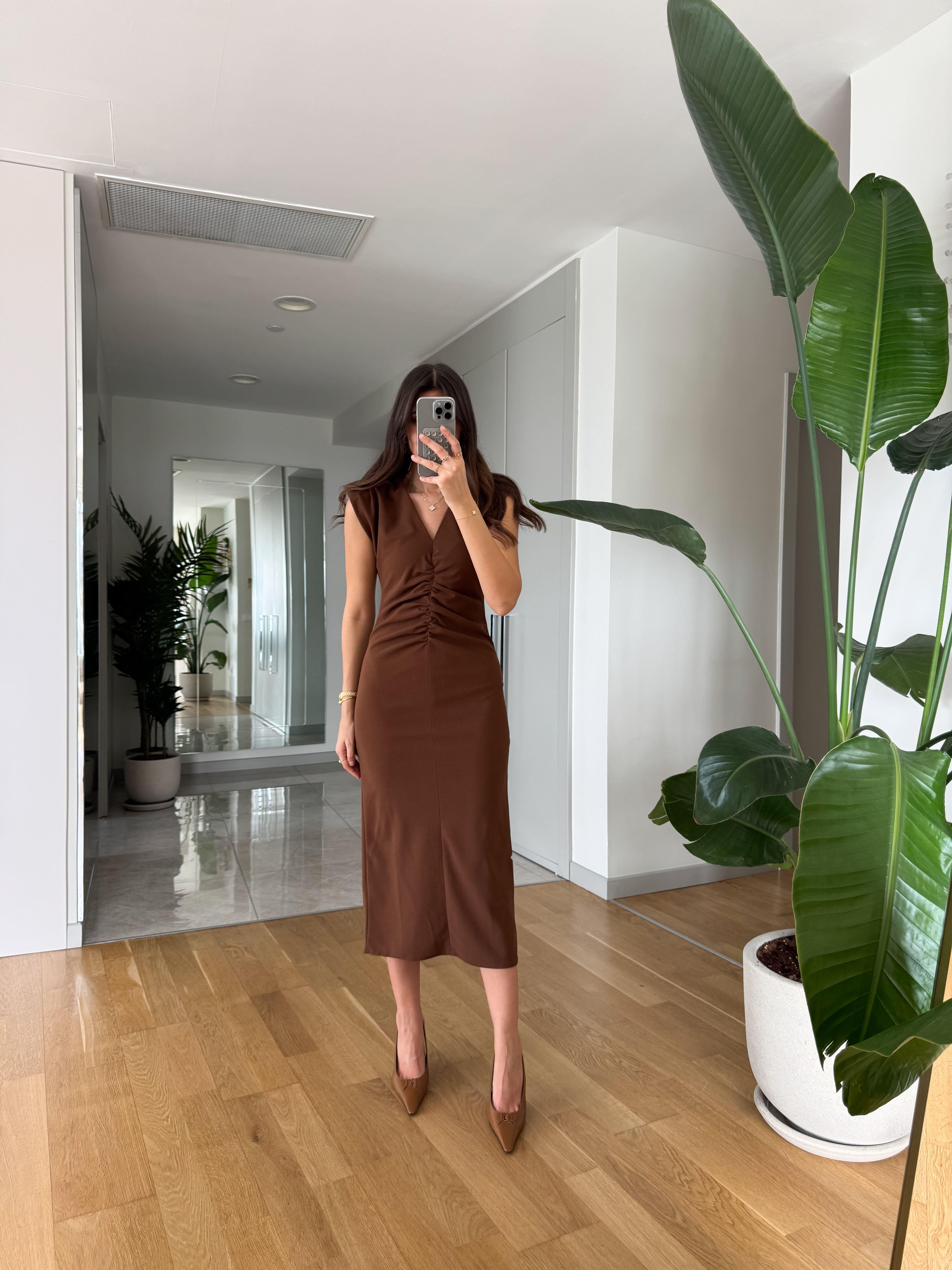 V Yaka Önü Drapeli Midi Elbise- Kahve | Butik Merve Aksoy