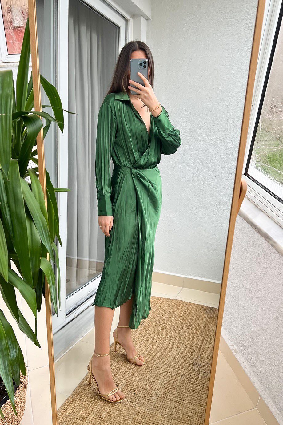 Yeşil Saten Kruvaze Pilili Elbise