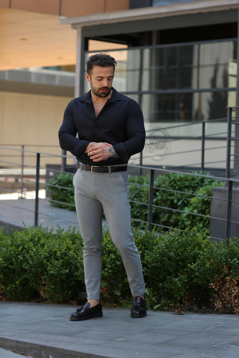 Siyah Klasik Gömlek, Orta Gri Slim Fir Kumaş Pantolon Kombin