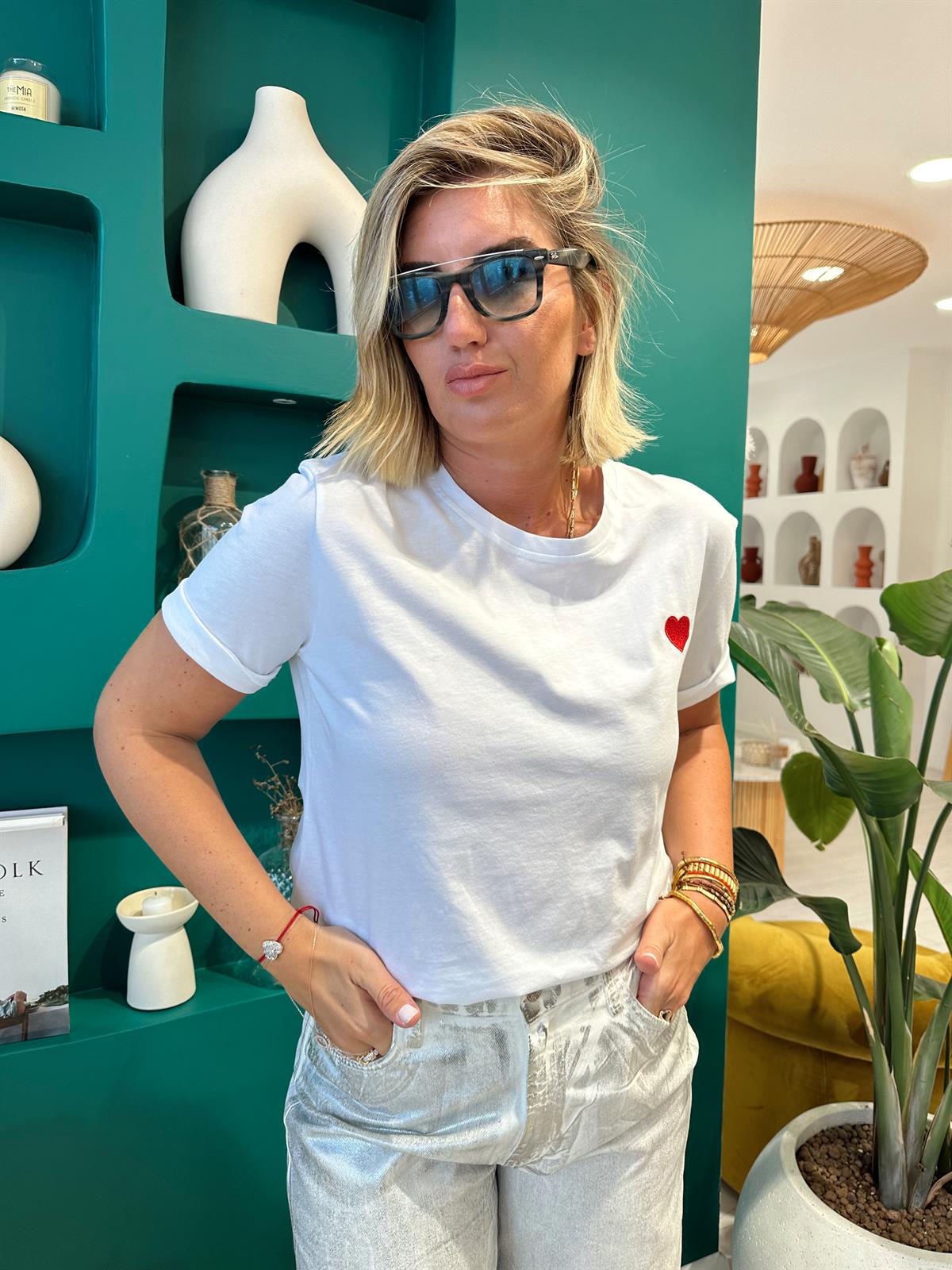 Kalp İşlemeli , Beyaz Basic Tshirt