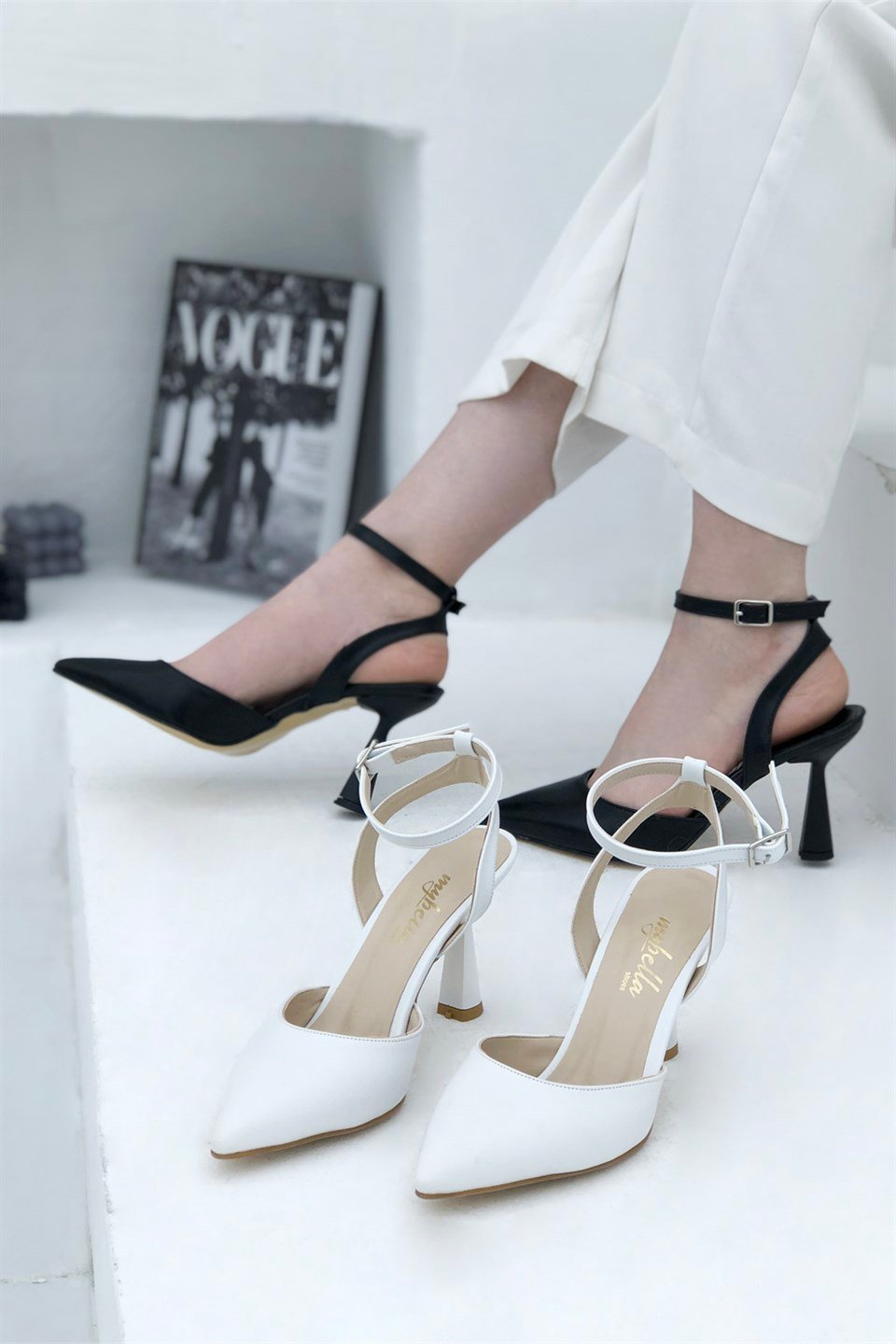 Bilekten Bantlı Sivri Burun İkonik Topuk Kadın Stiletto Beyaz Ç-002 Carla  Bella | Mybella Shoes