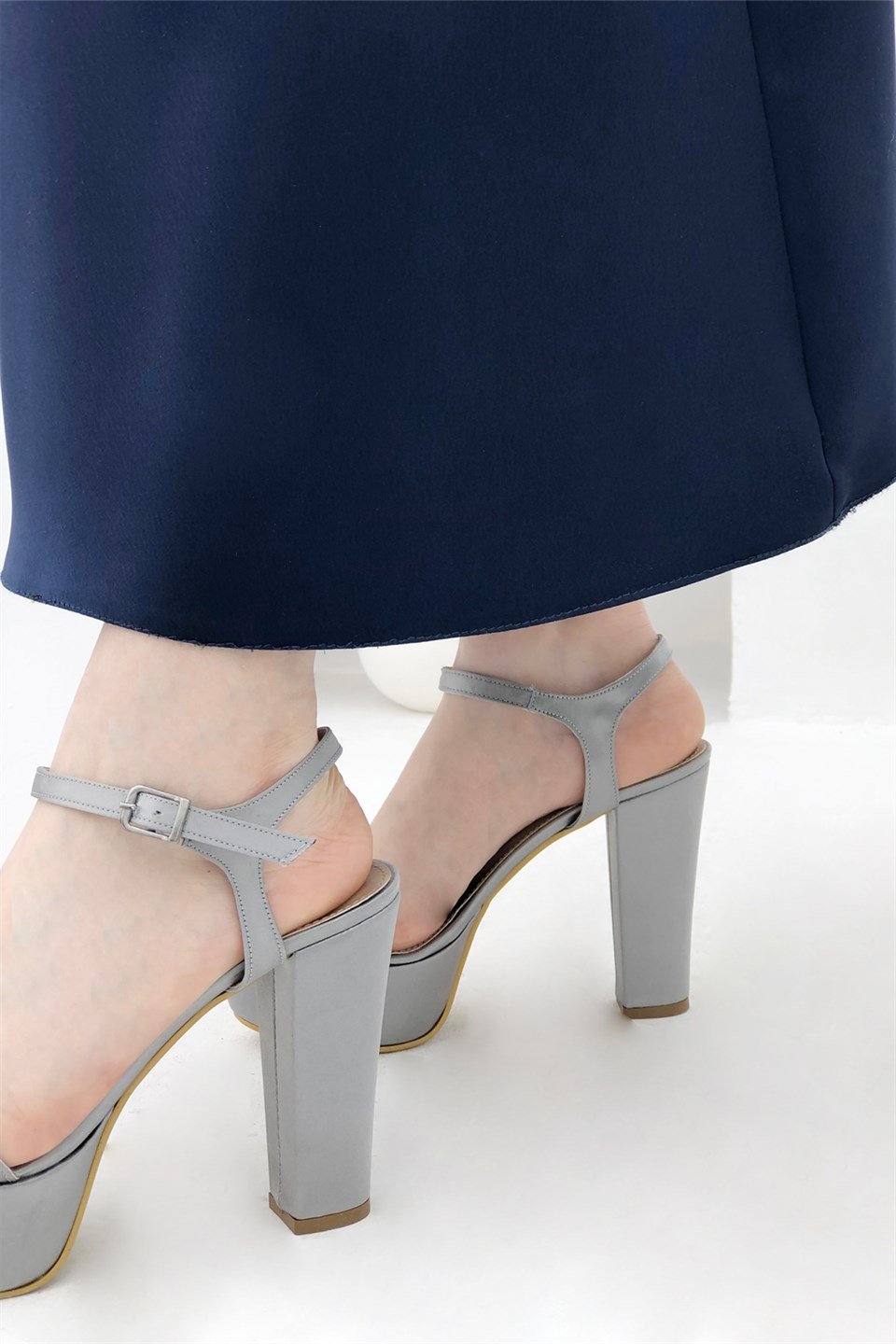 Yüksek Ve Kalın Topuklu Önü Açık Kadın Platform Abiye Ayakkabı Gümüş Saten  K-520 Carla Bella | Mybella Shoes