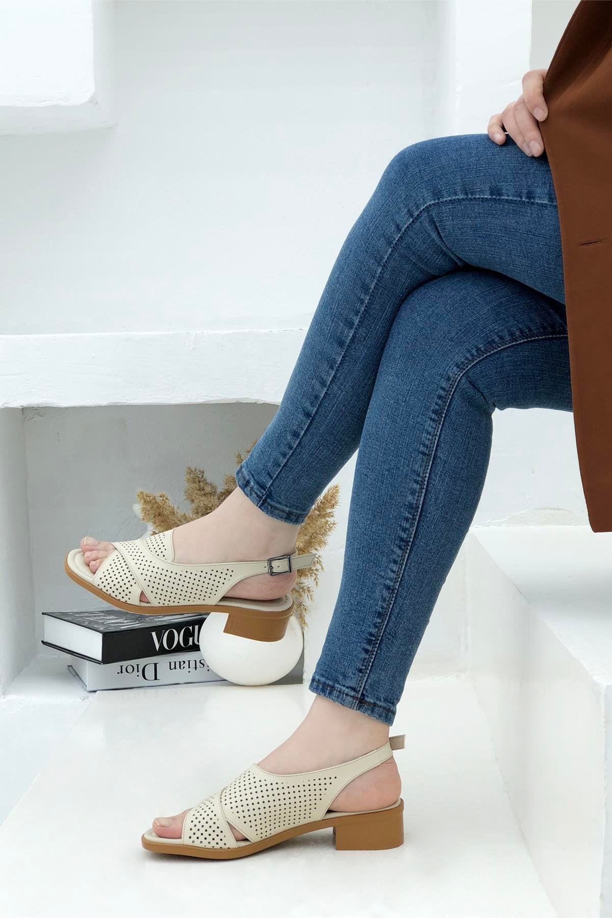 Delikli Model Kadın Sandalet Bej 013 | My Bella Shoes