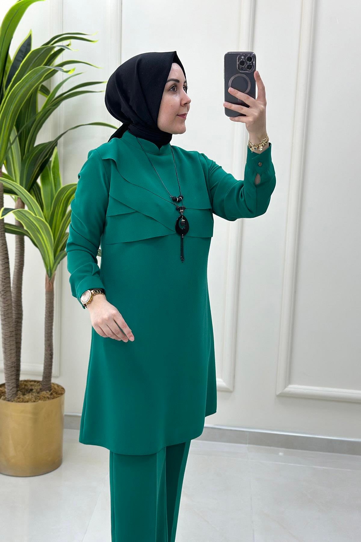 Kolyeli Tunik ve Pantolon Kad n kili Tak m Benetton Ye ili CNR 1714