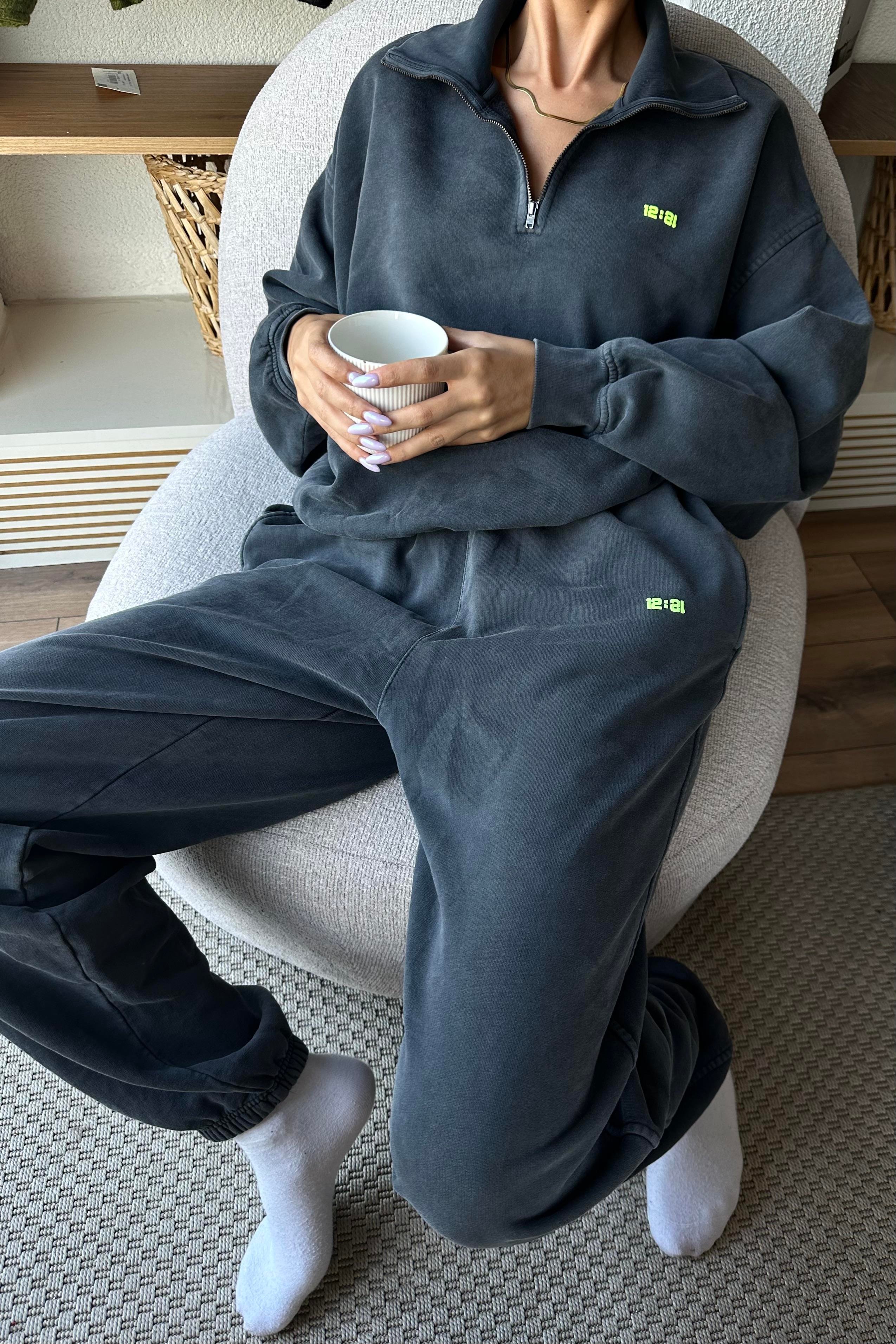 Premium tracksuits discount