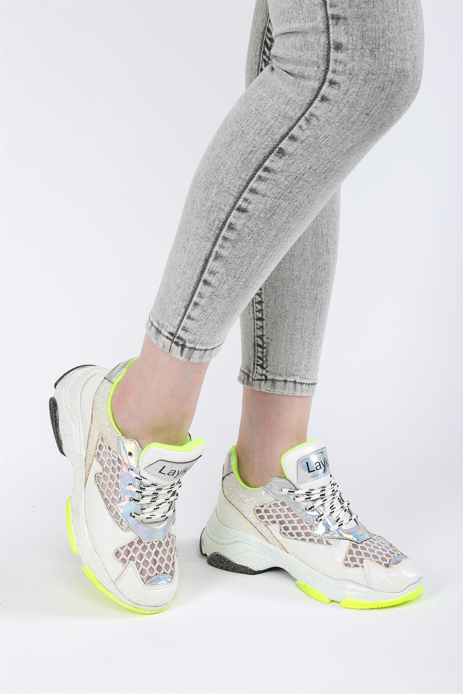 Layki Segavia Beyaz Renkli Kadın Spor Yürüyüş Ayakkabısı