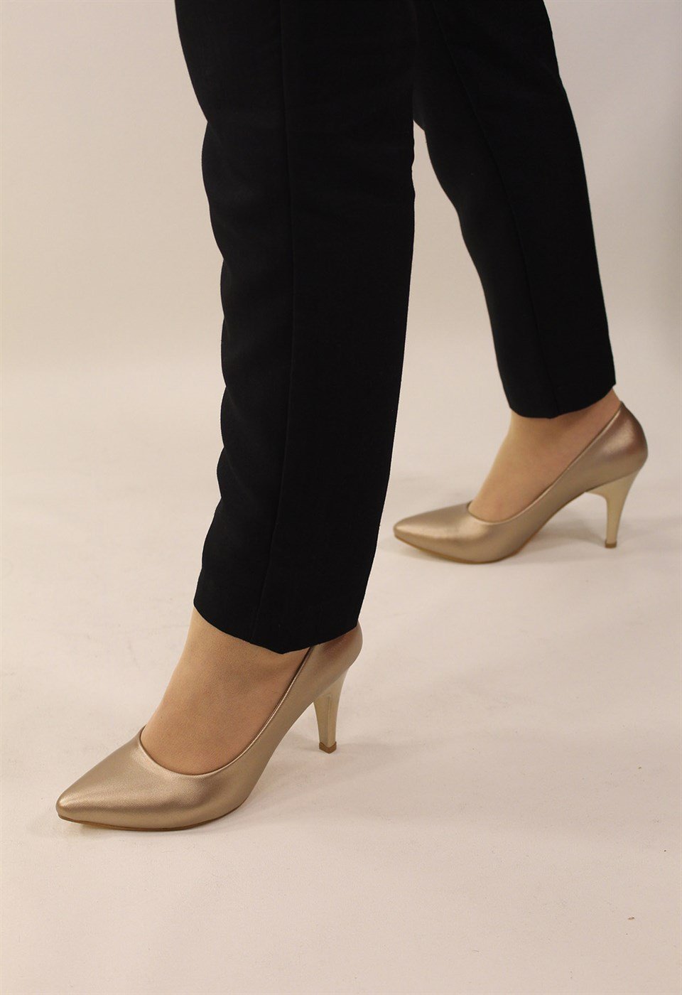 Kadın Gold Topuklu Stiletto Ayakkabı knt-9004