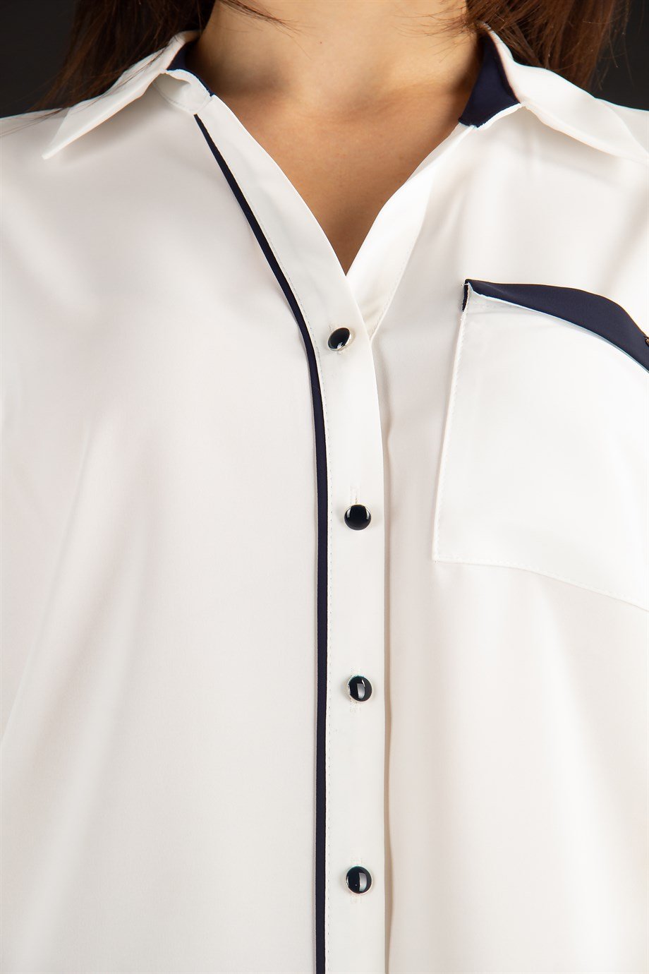 Shirt 2024 with brooch