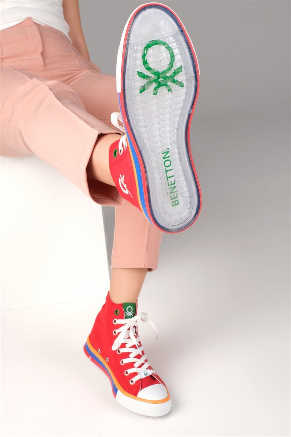 Kadın Benetton Renkli Tabanlı Boğazlı Bez Spor Ayakkabı Kırmızı