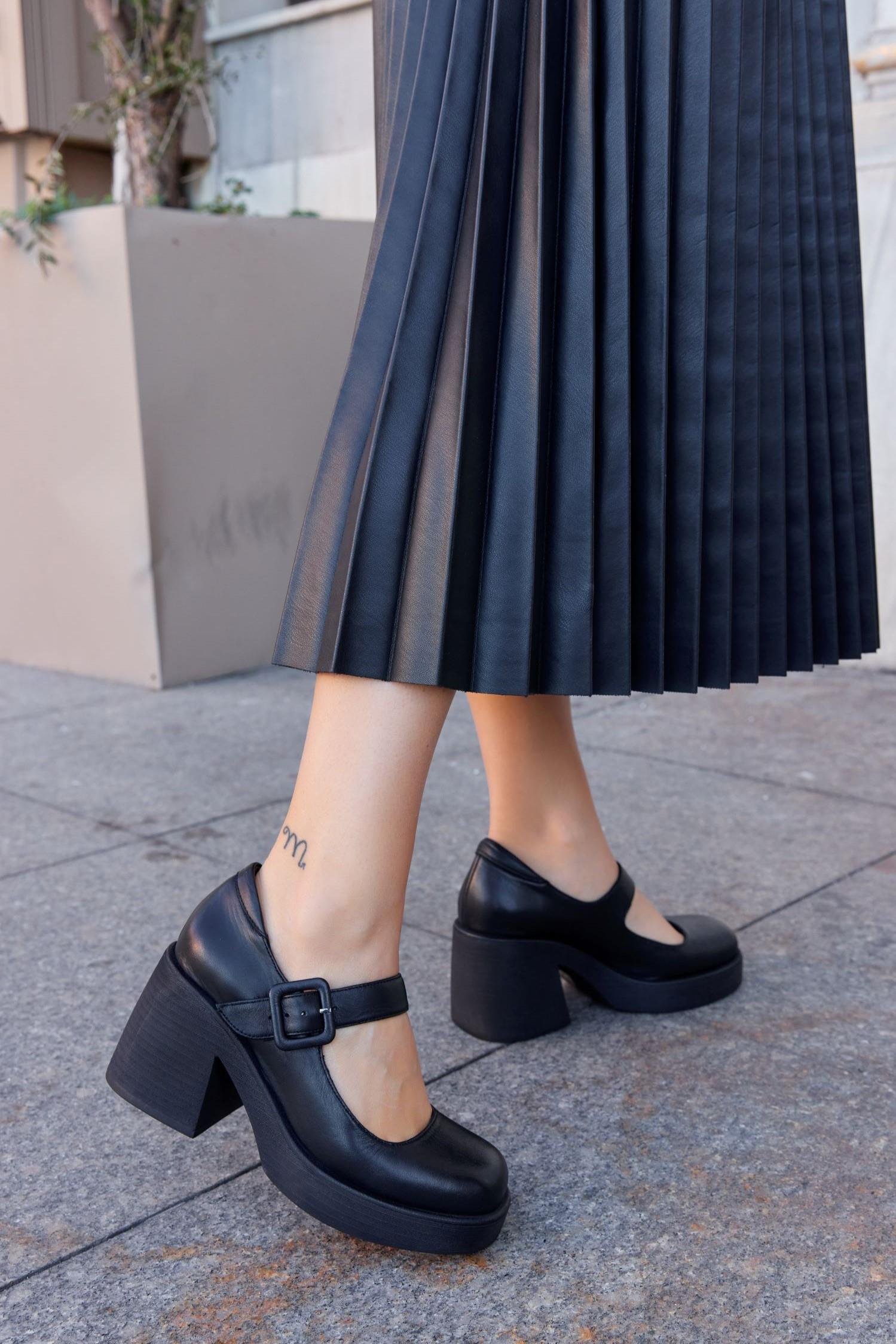 Nilufarr Celine Siyah Hakiki Deri Kalın Topuklu Kadın Ayakkabı