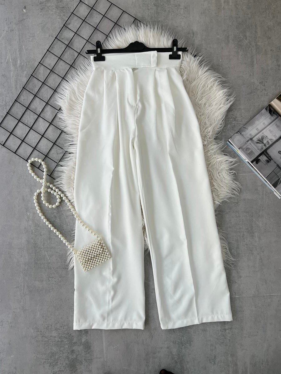 Cırtlı Pile Detay Pantolon Beyaz