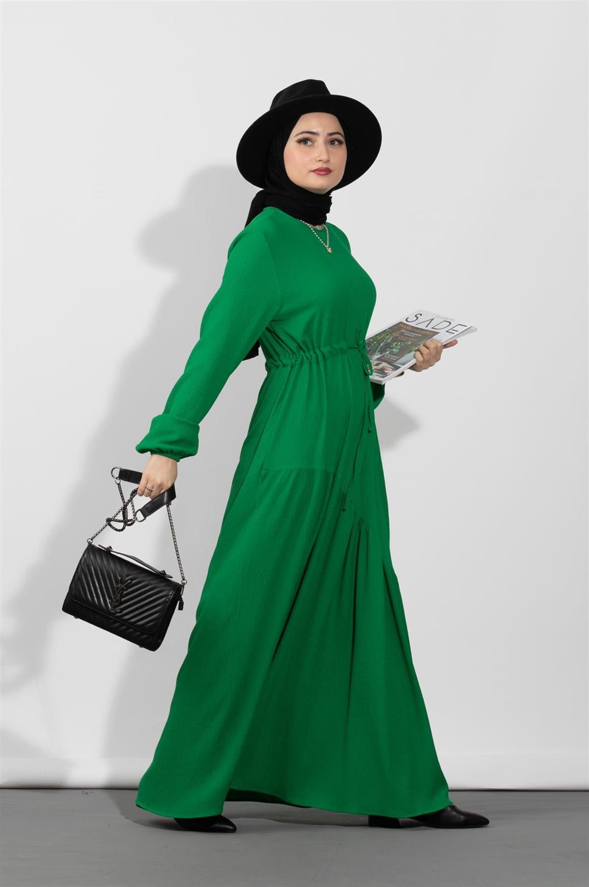 فستان بحزام مخفي من الخصر -اللون الأخضر الفاتح