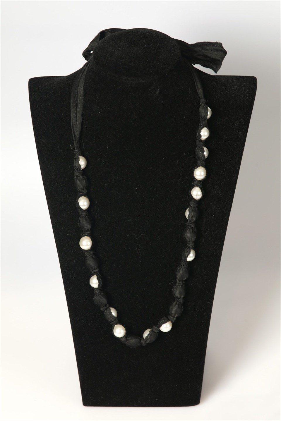 Black & White Necklace