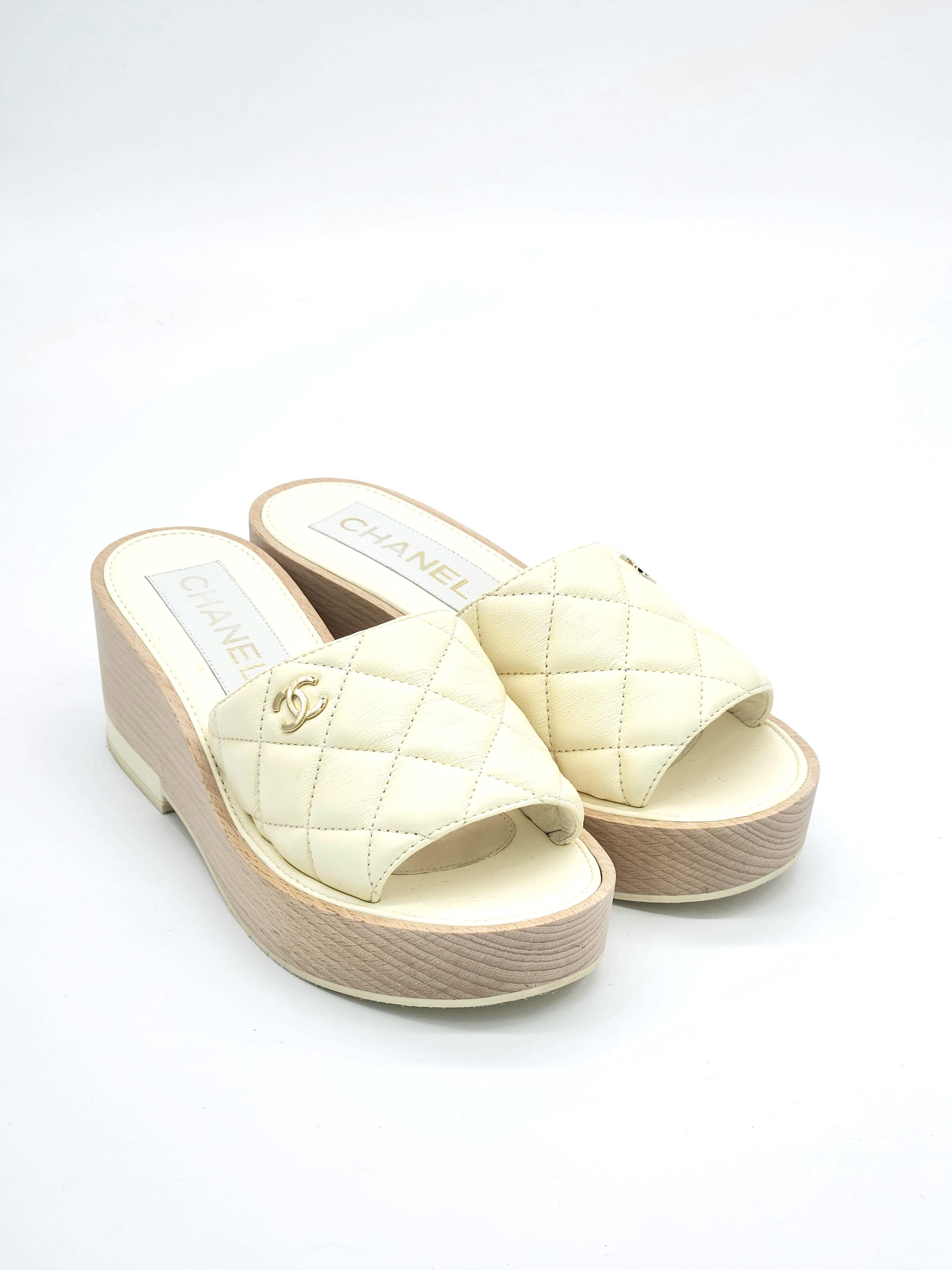 Chanel Beige Quilted Leather Wood Open Toe Platform Mules 37C Fiyat