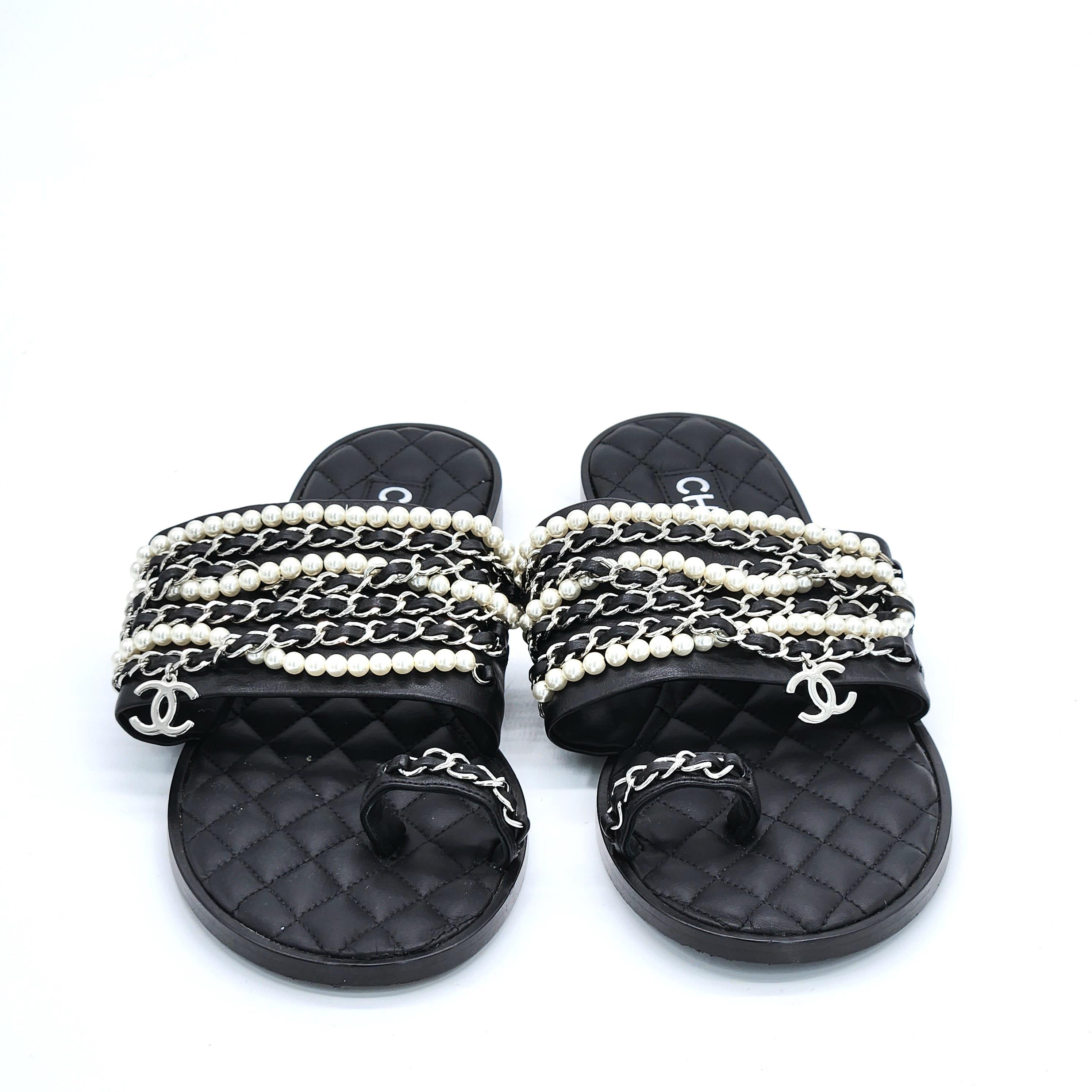 Chanel Black Chain And Pearl Slippers 38.5 Fiyat