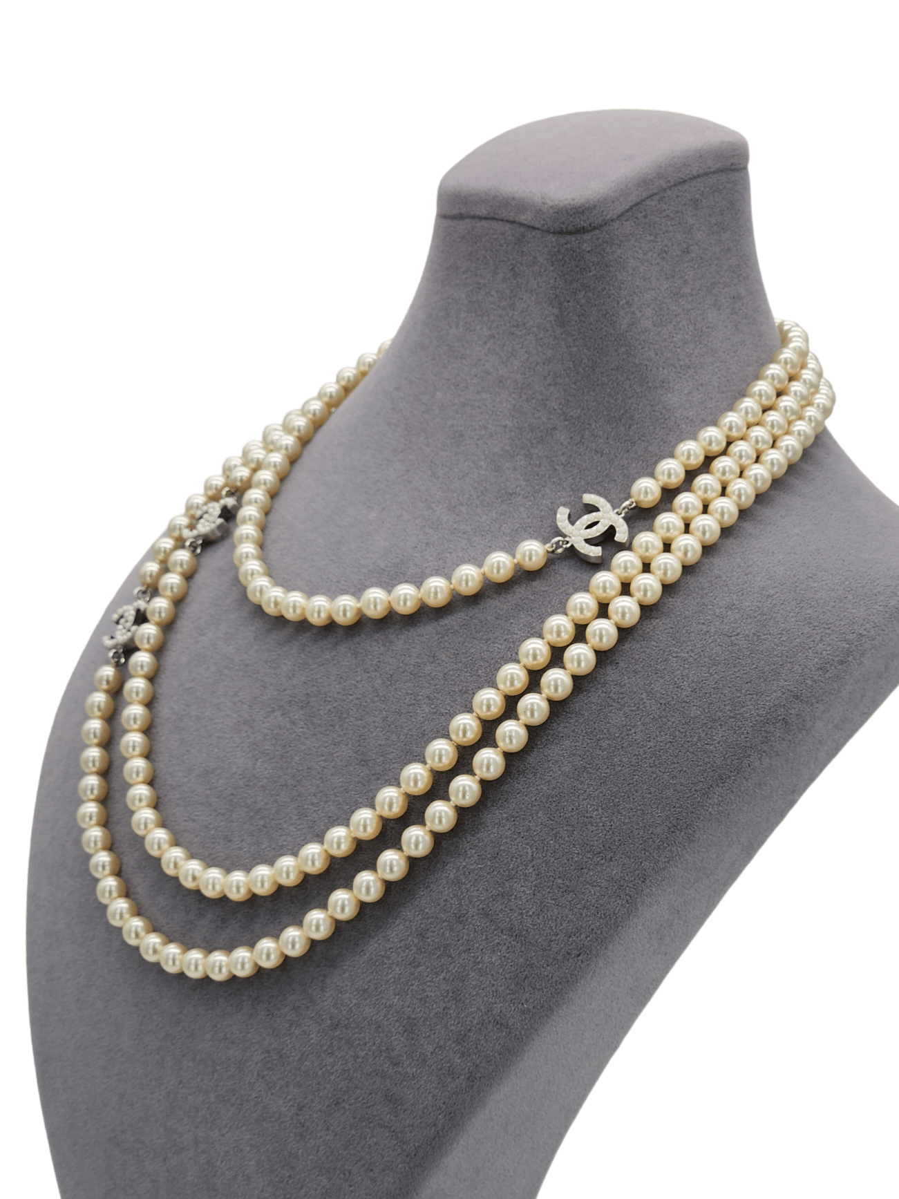 Chanel cc pearl necklace deals