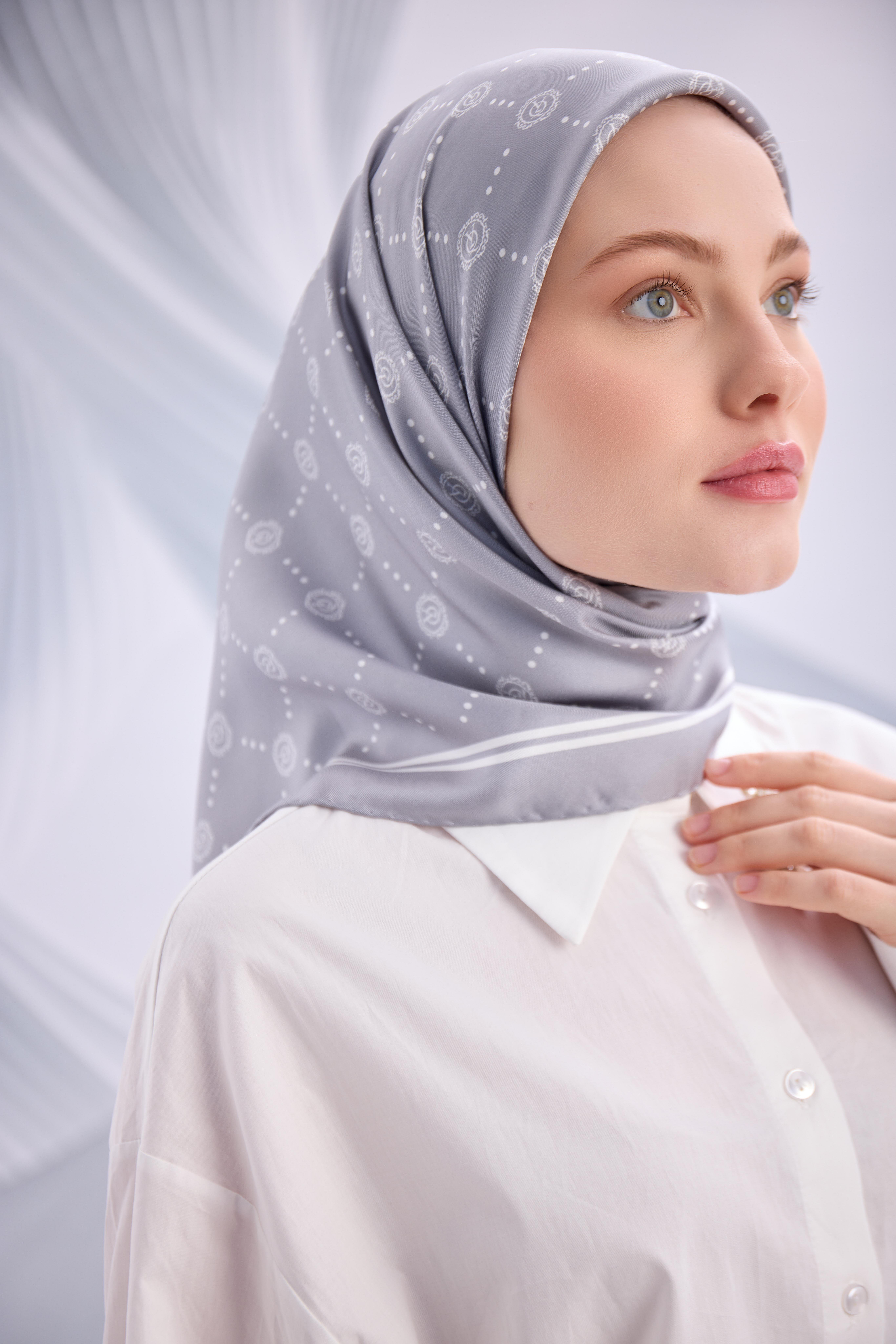 ANTRASİT TWİLL İPEK MONOGRAM EŞARP-YQ01003