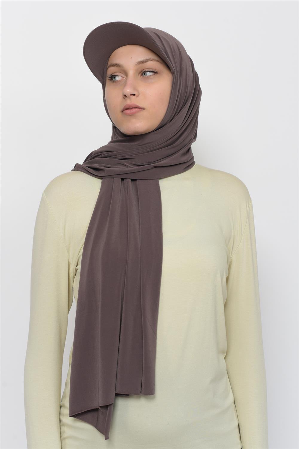موديلات السنة شال مع طاقية ليكرا من شركة التوبة للحجابات والزي الاسلامي 2023