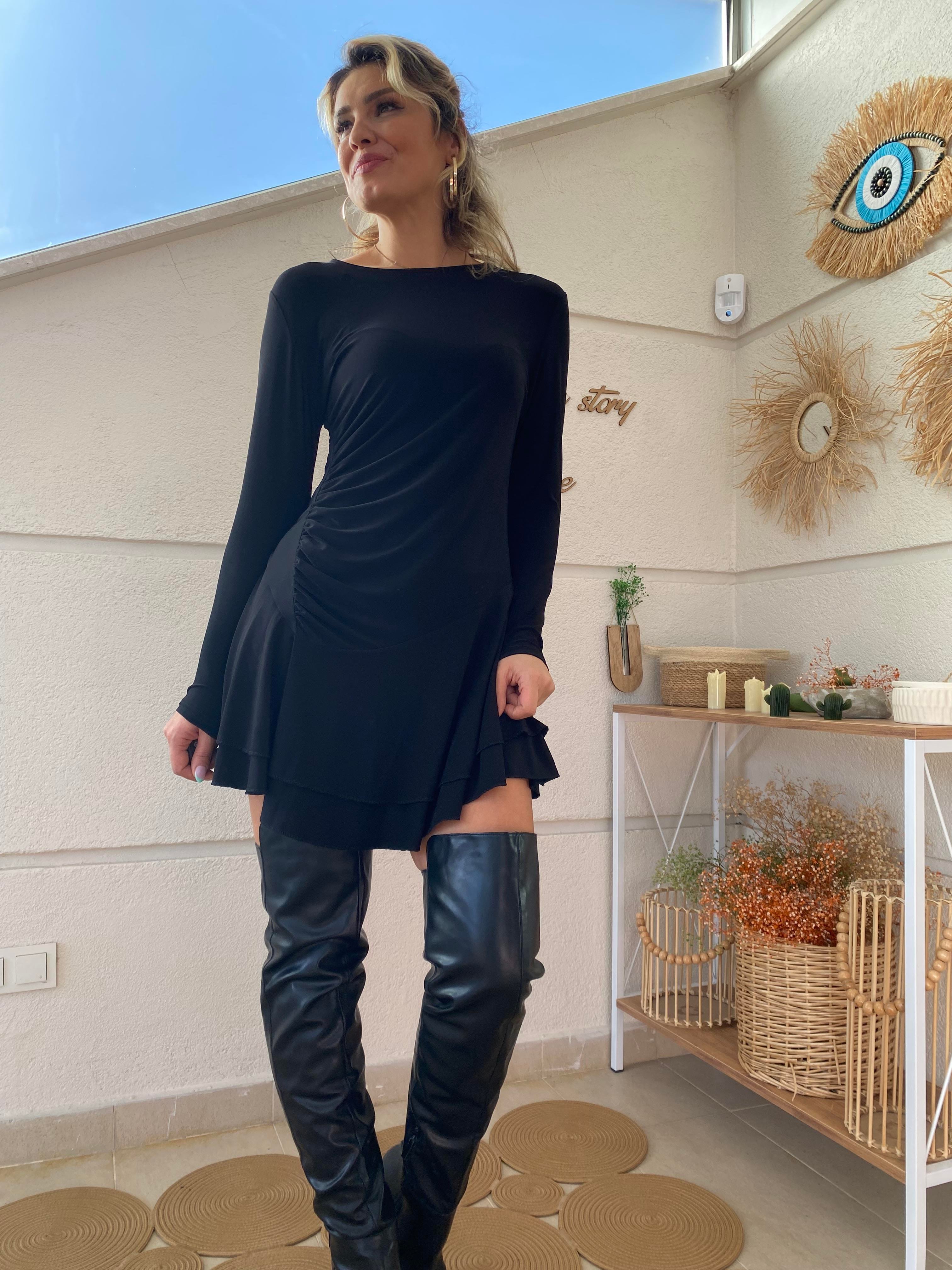 Siyah Volanlı Eteği Katlı Mini Elbise