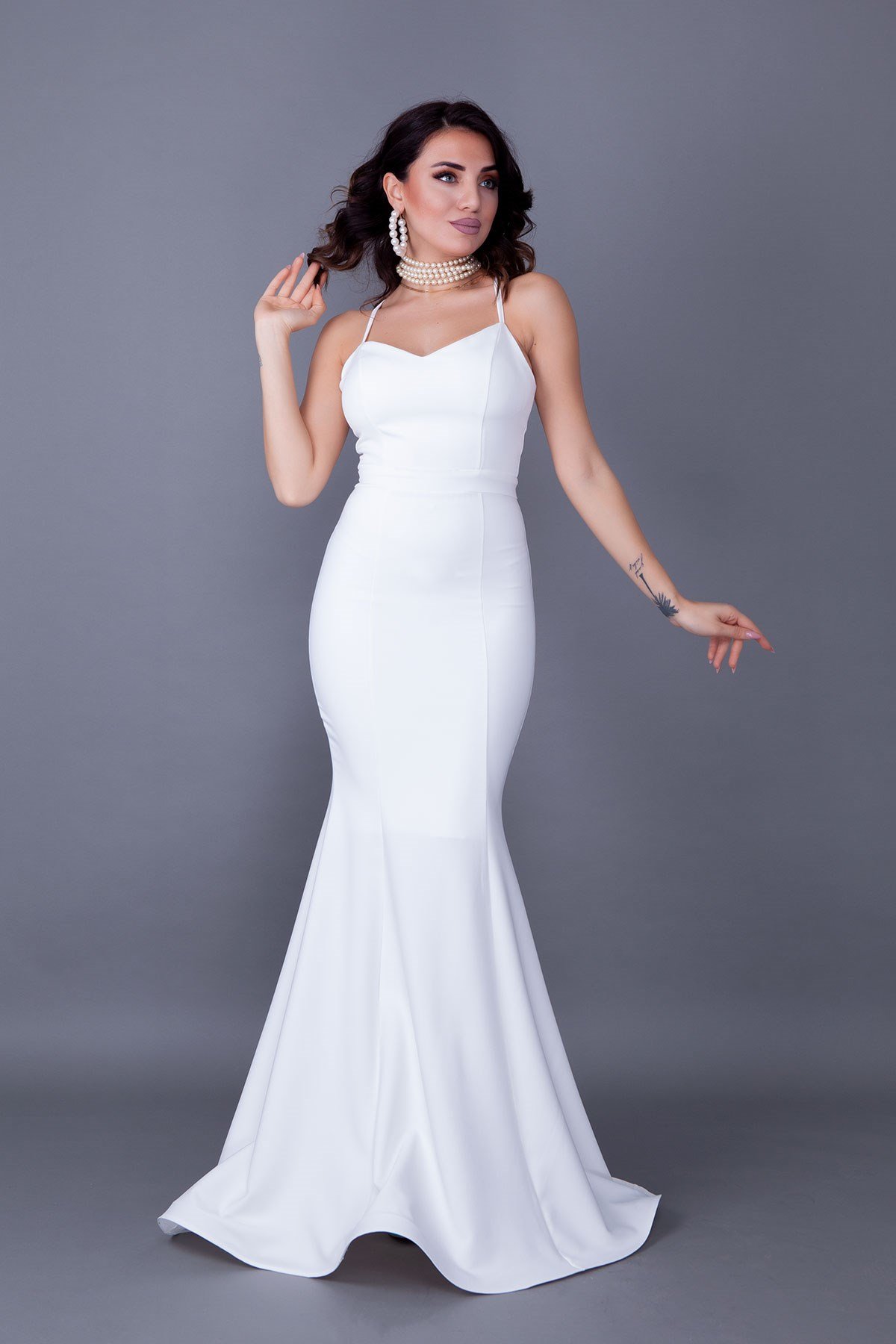 Beyaz Sırtı İp Bağlama Detaylı Balık Model Abiye Elbise | Bidoluelbise.com