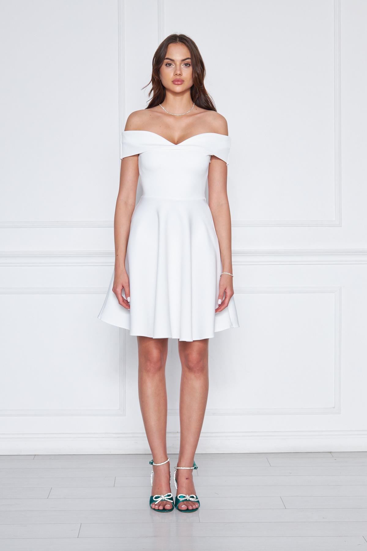 Kalp Yaka Düşük Omuz Esnek Scuba Kumaş Mini Kloş Elbise-Beyaz