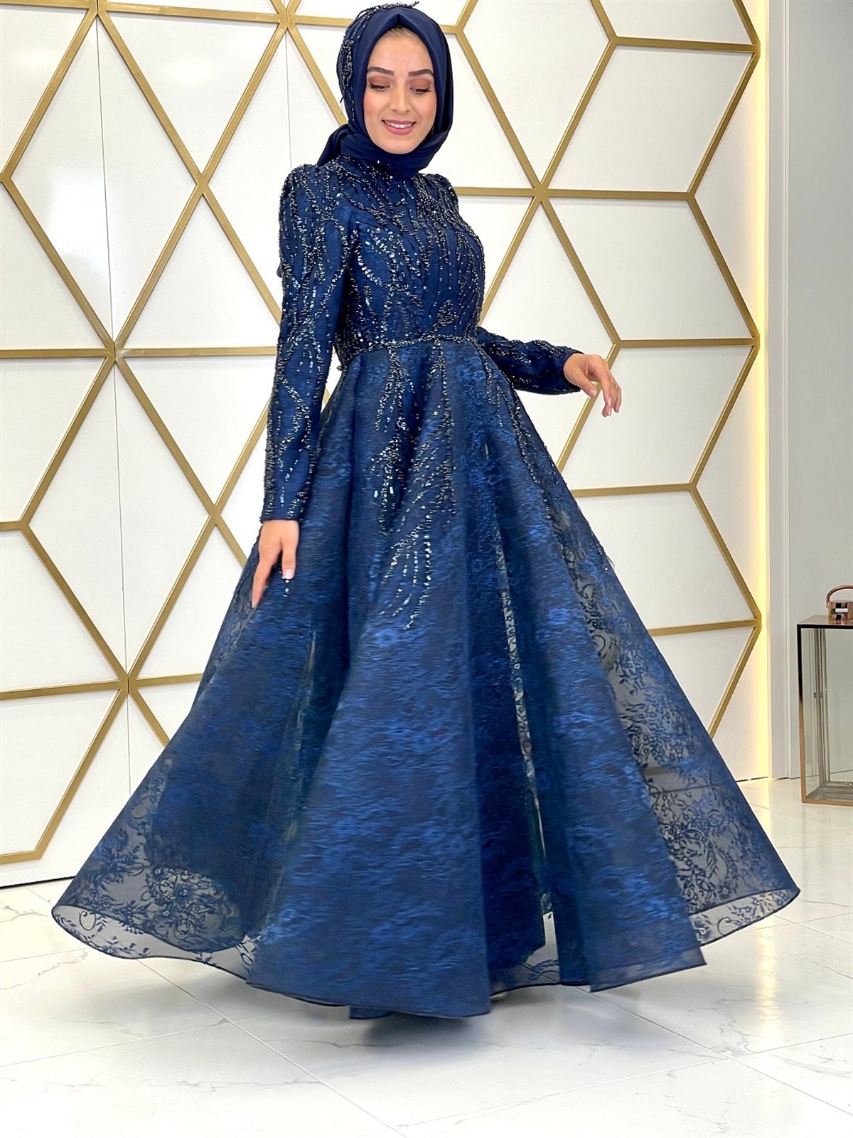 Ciragan Applique Detailed Back Lace-up Hijab Evening Dress Navy Blue
