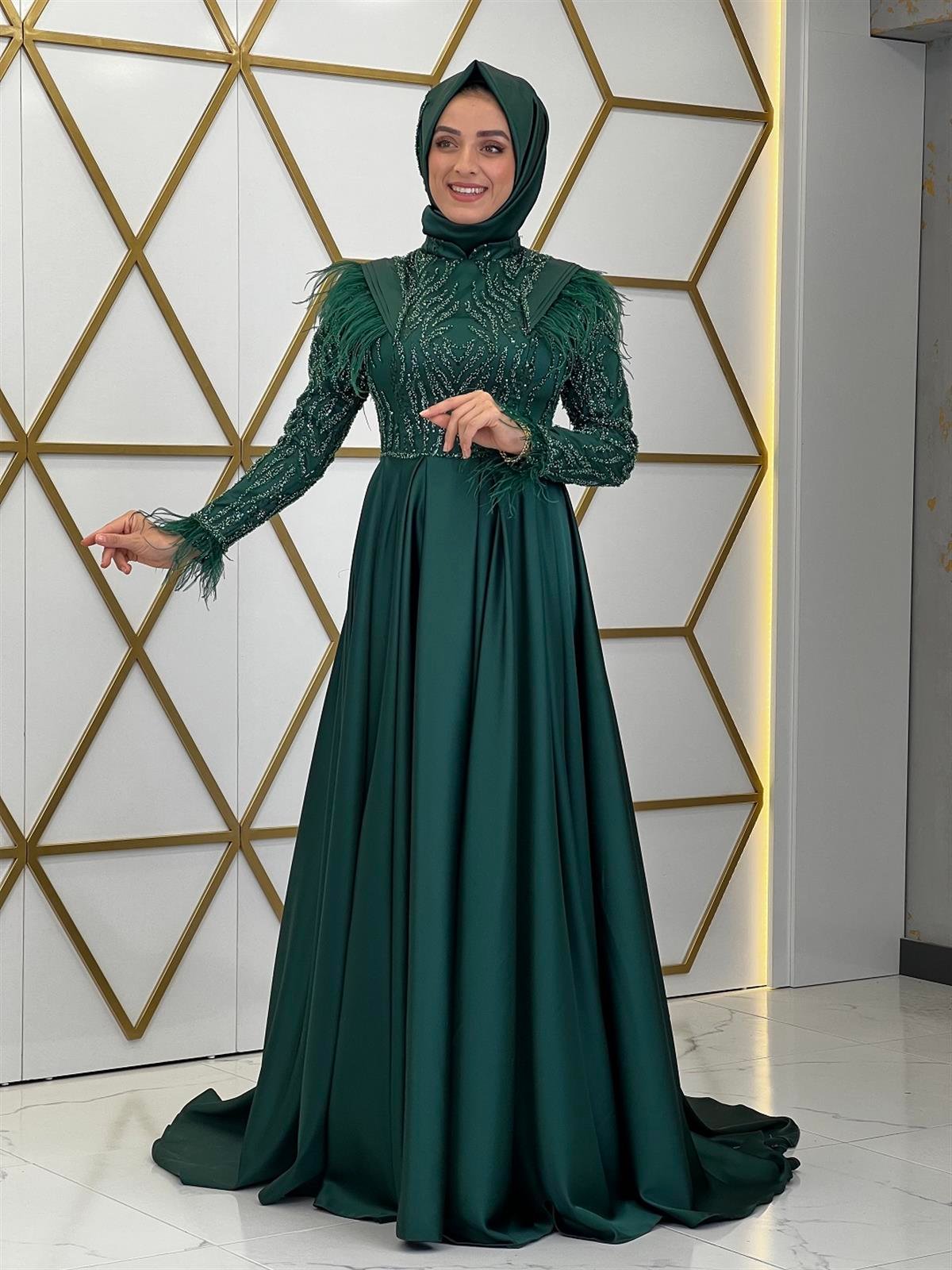 Hürrem Satin Sequined Feathered Hijab Evening Dress Emerald Green