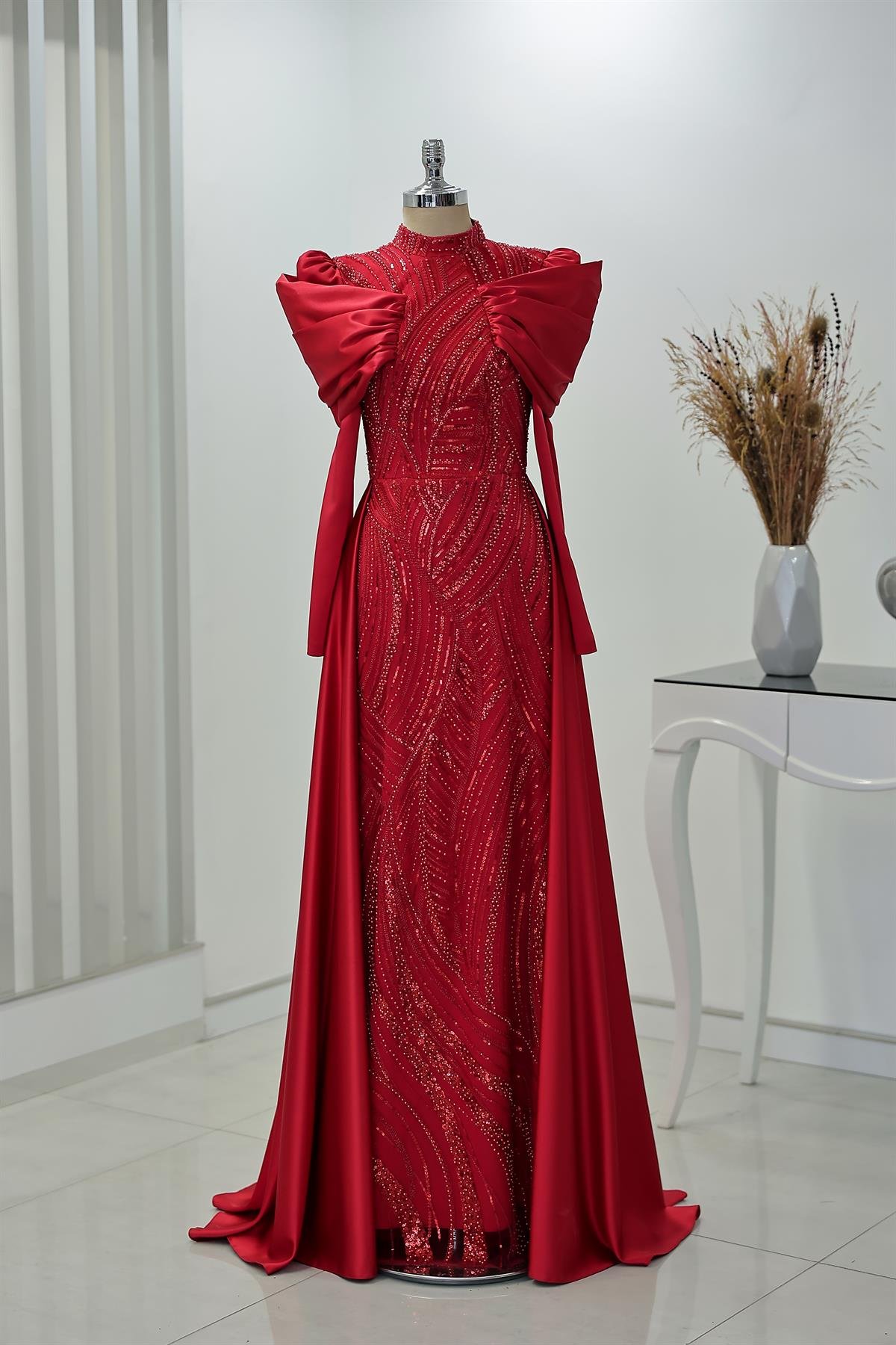 Robe de Soiree Lydia avec Queue en Tulle et Dentelle Rouge
