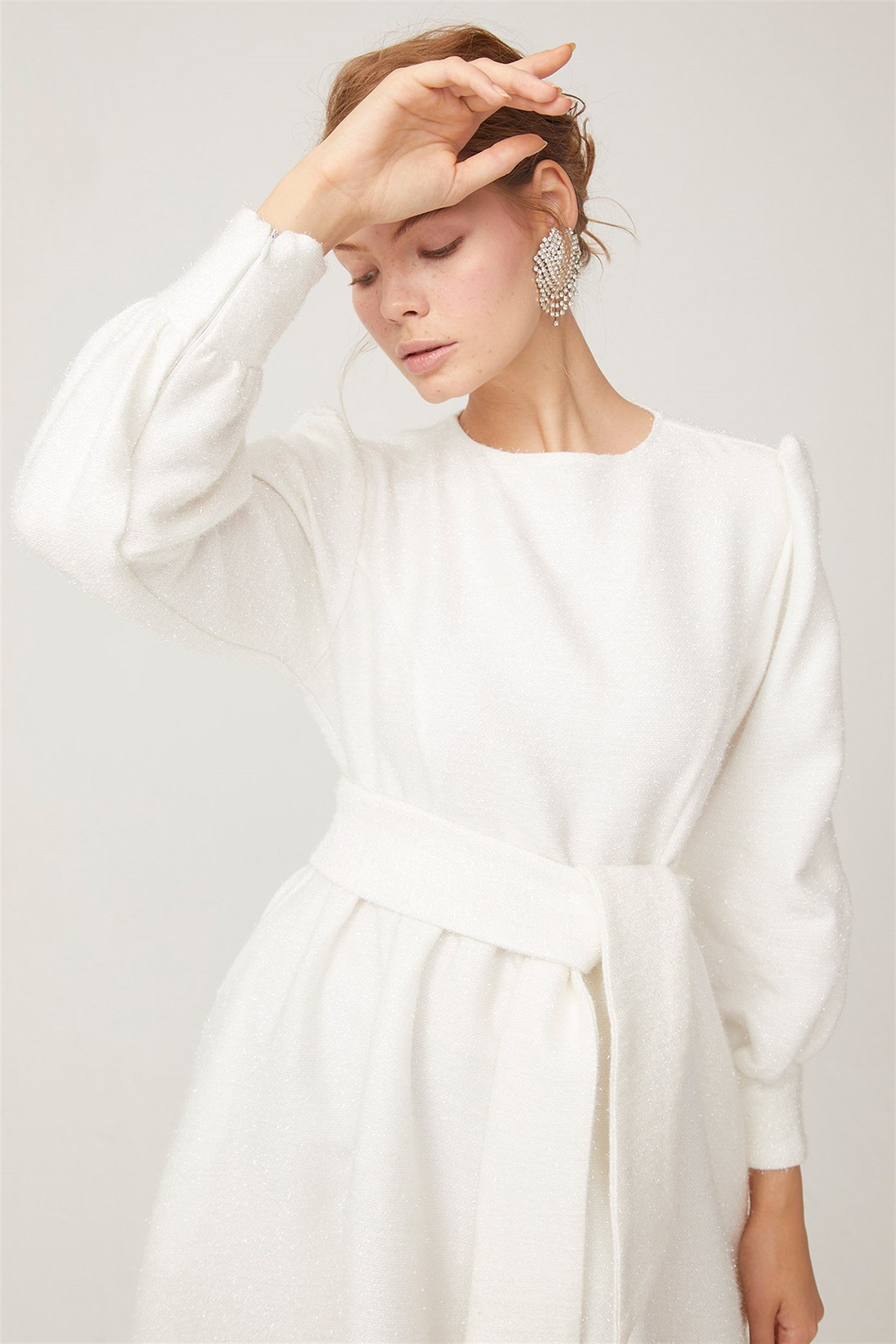 Beyaz Belden Oturtmalı Işıltılı Abiye Elbise | Suud Collection