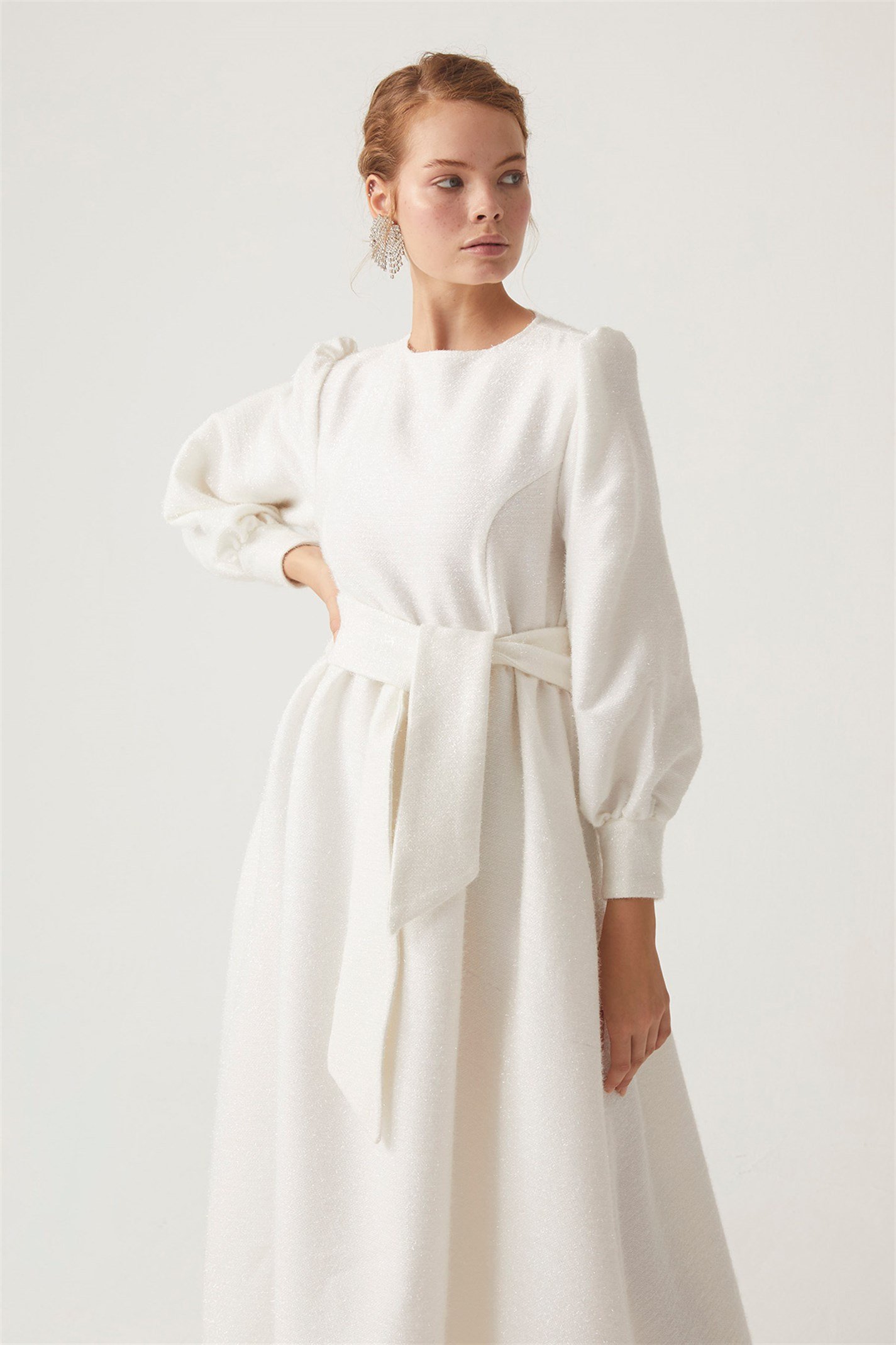 Beyaz Belden Oturtmalı Işıltılı Abiye Elbise | Suud Collection