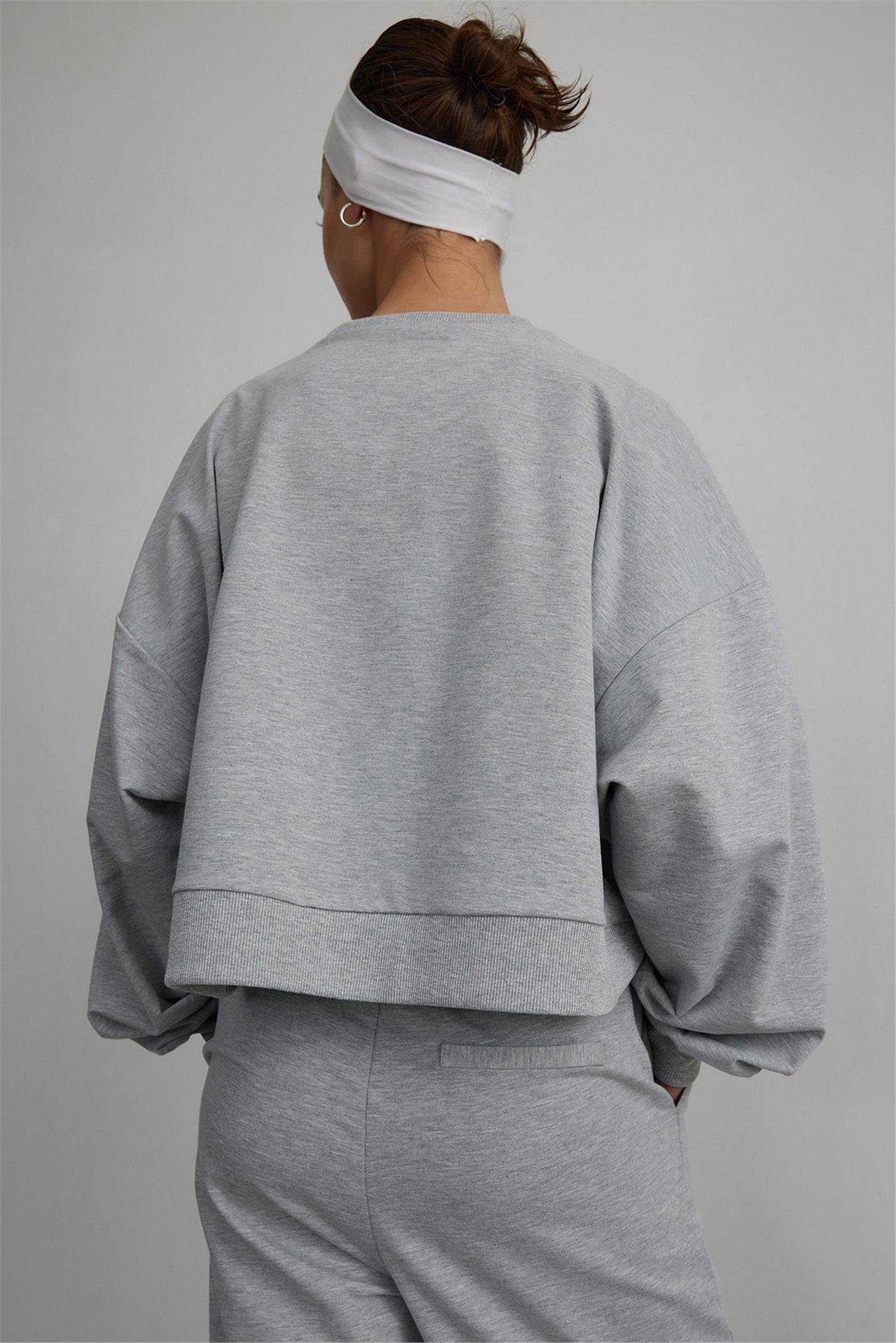 Gray Oversize Crop Sweatshirt | Suud Collection