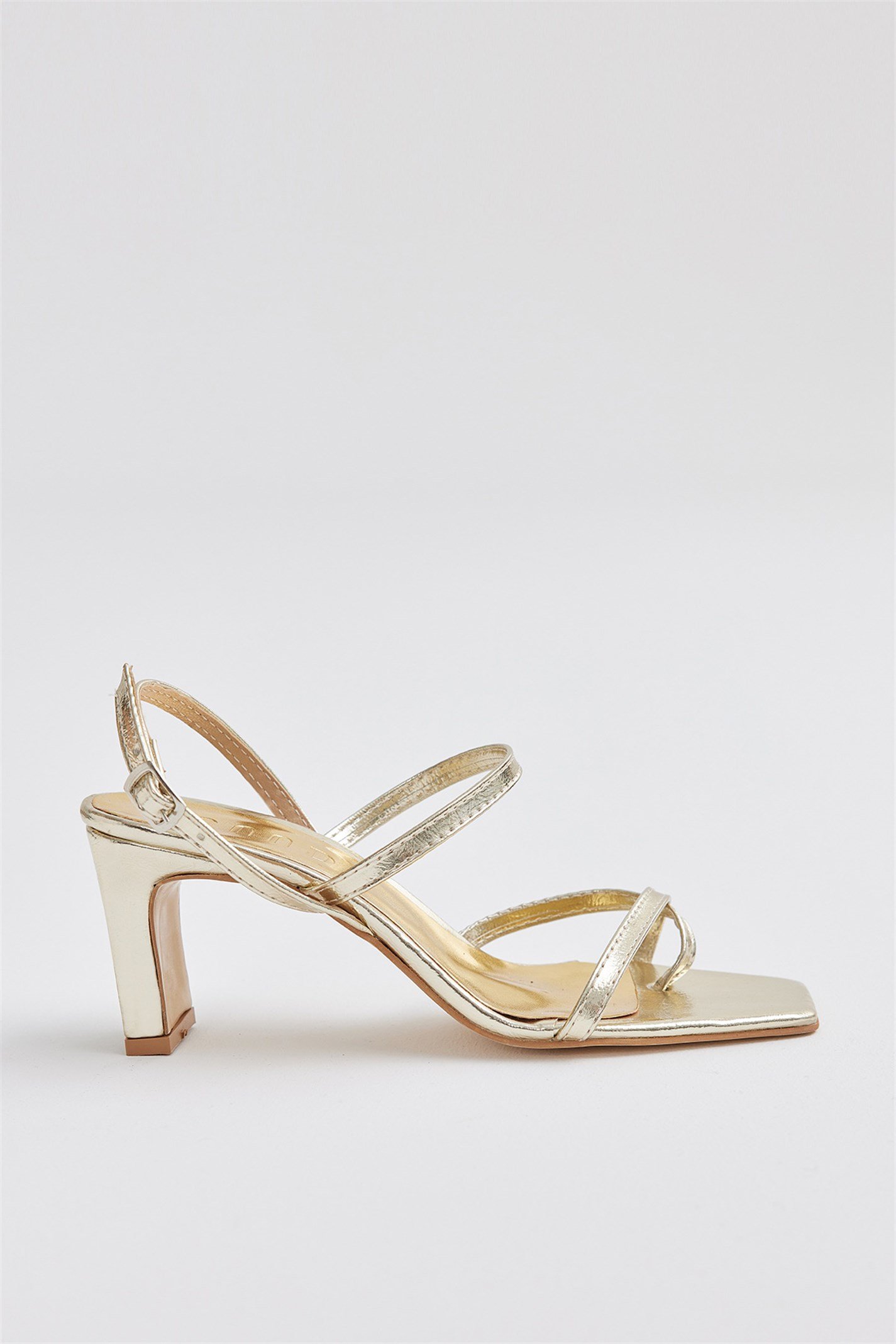 Gold İnce Bantlı Topuklu Ayakkabı | Suud Collection