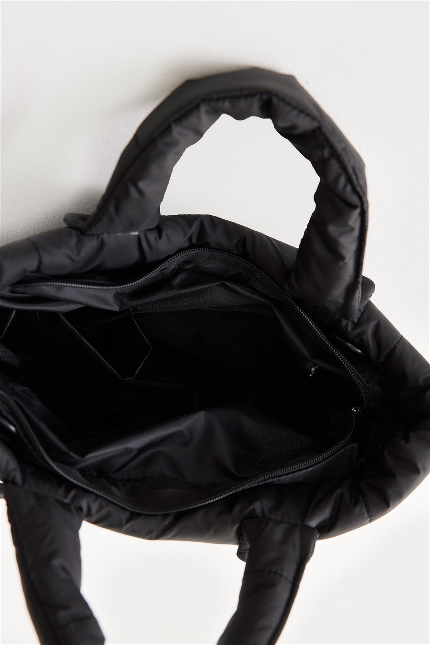 Siyah Puffer Spor Çanta | Suud Collection