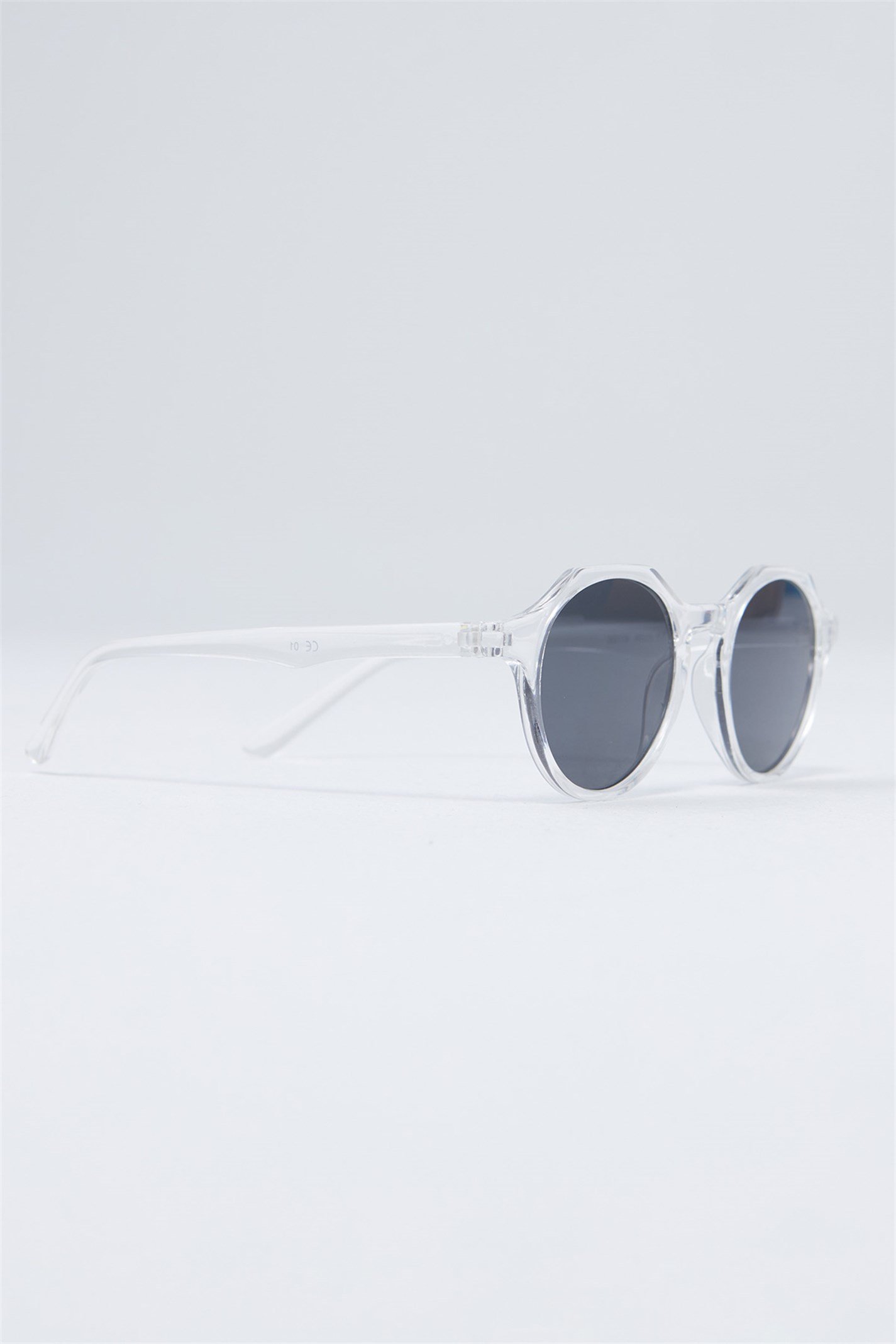 Şeffaf Asimetrik Çerçeveli Gözlük | Suud Collection