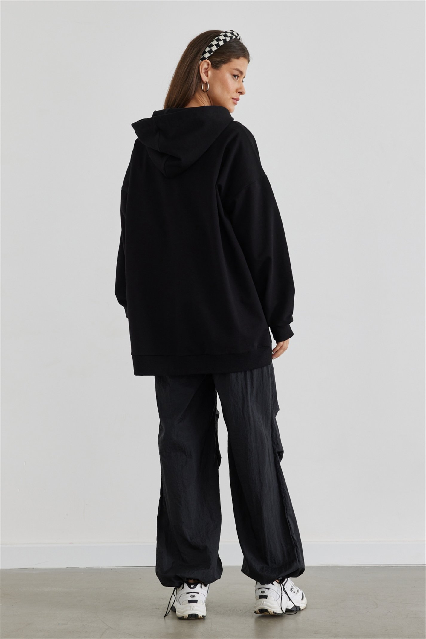 Siyah Kapüşonlu Oversize Sweatshirt | Suud Collection